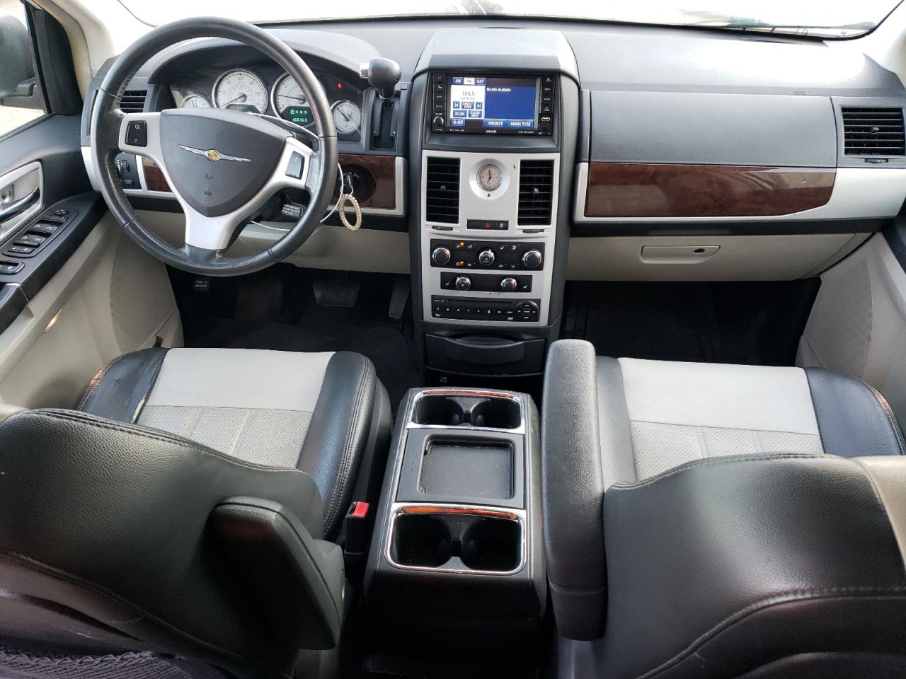 2010 Chrysler Town & Country Touring Plus VIN: 2A4RR8DX8AR358368 Lot: 62844944