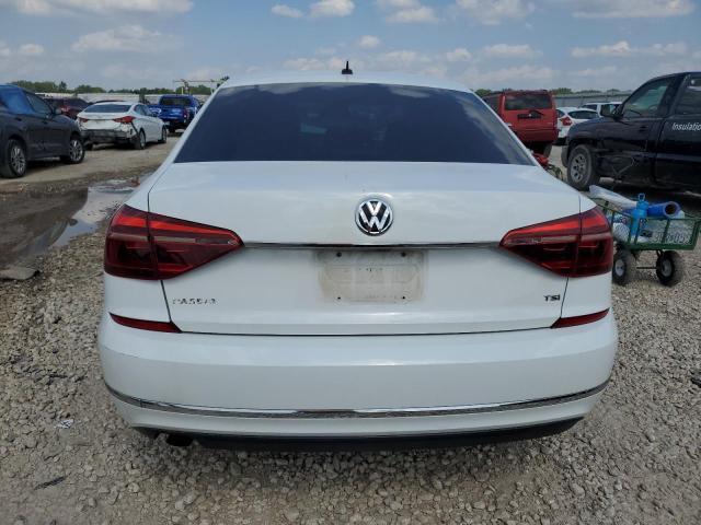  VOLKSWAGEN PASSAT 2017 Білий