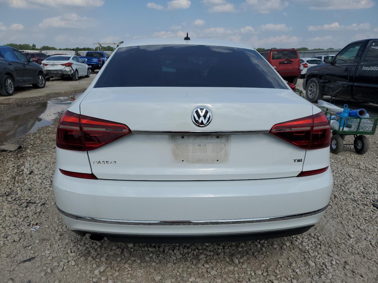 1VWAT7A38HC076084 2017 Volkswagen Passat S