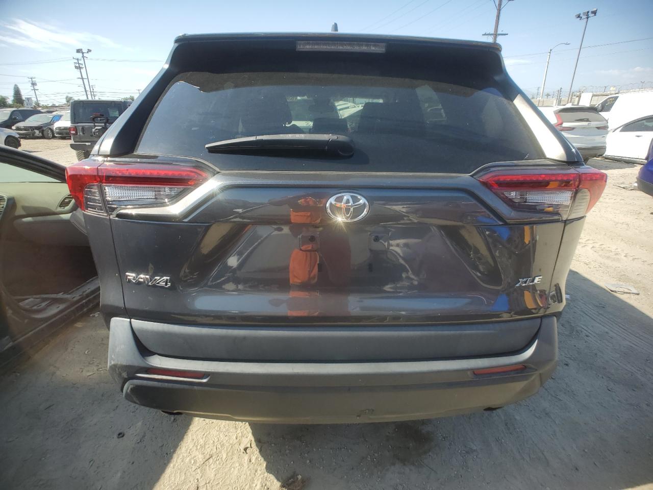 2020 Toyota Rav4 Xle Premium VIN: 2T3C1RFV7LW058575 Lot: 63860884