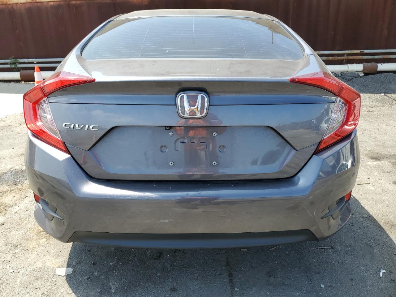 2HGFC2F54JH608098 2018 Honda Civic Lx