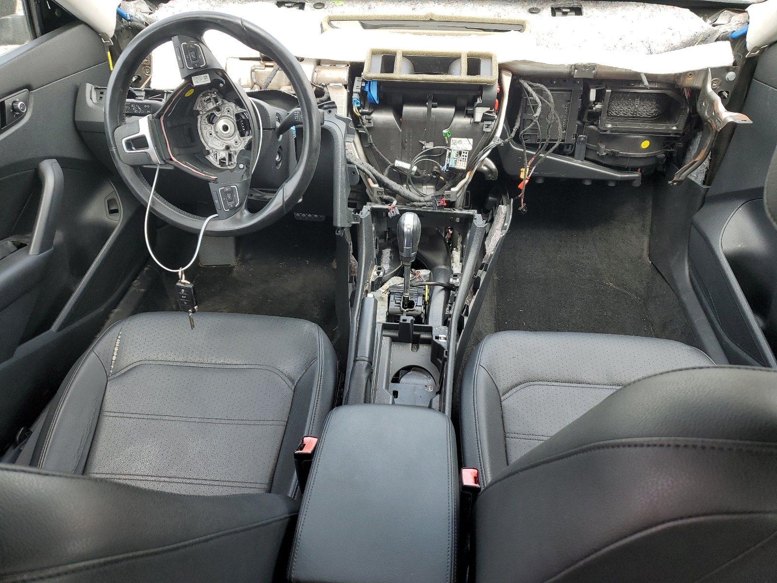 1VWBP7A3XDC139365 2013 Volkswagen Passat Se