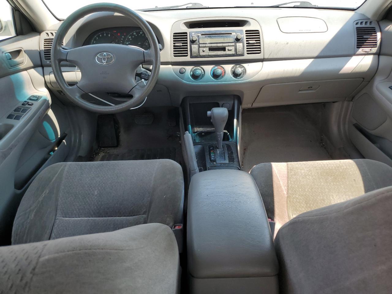 2003 Toyota Camry Le VIN: JTDBE32K430187015 Lot: 62931974