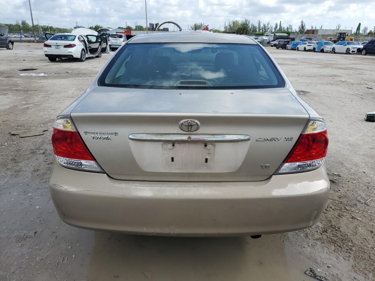 2005 Toyota Camry Le VIN: 4T1BF30K75U619362 Lot: 64320584