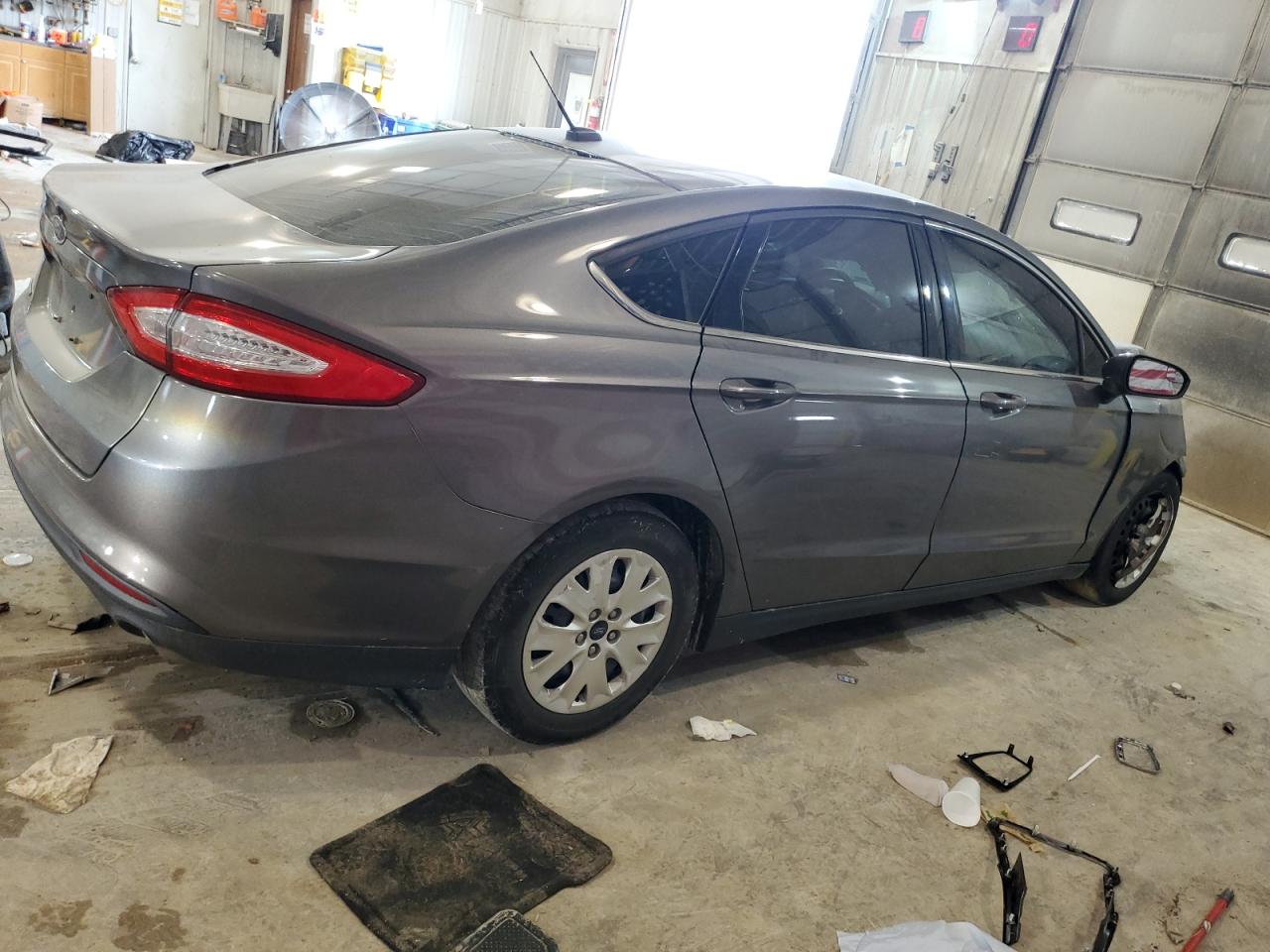 2013 Ford Fusion S VIN: 3FA6P0G71DR296585 Lot: 65051924