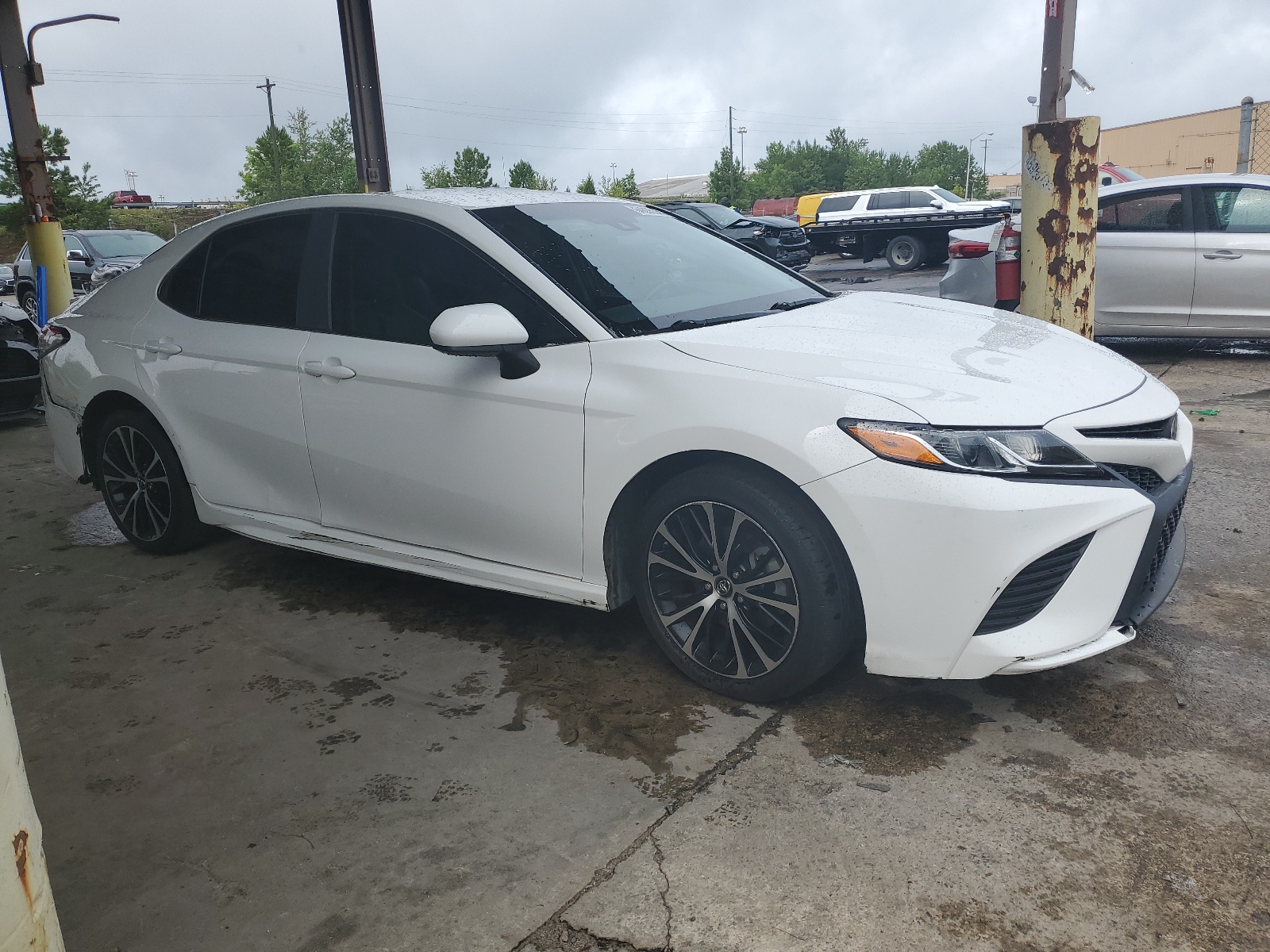 2018 Toyota Camry L vin: 4T1B11HK1JU531778