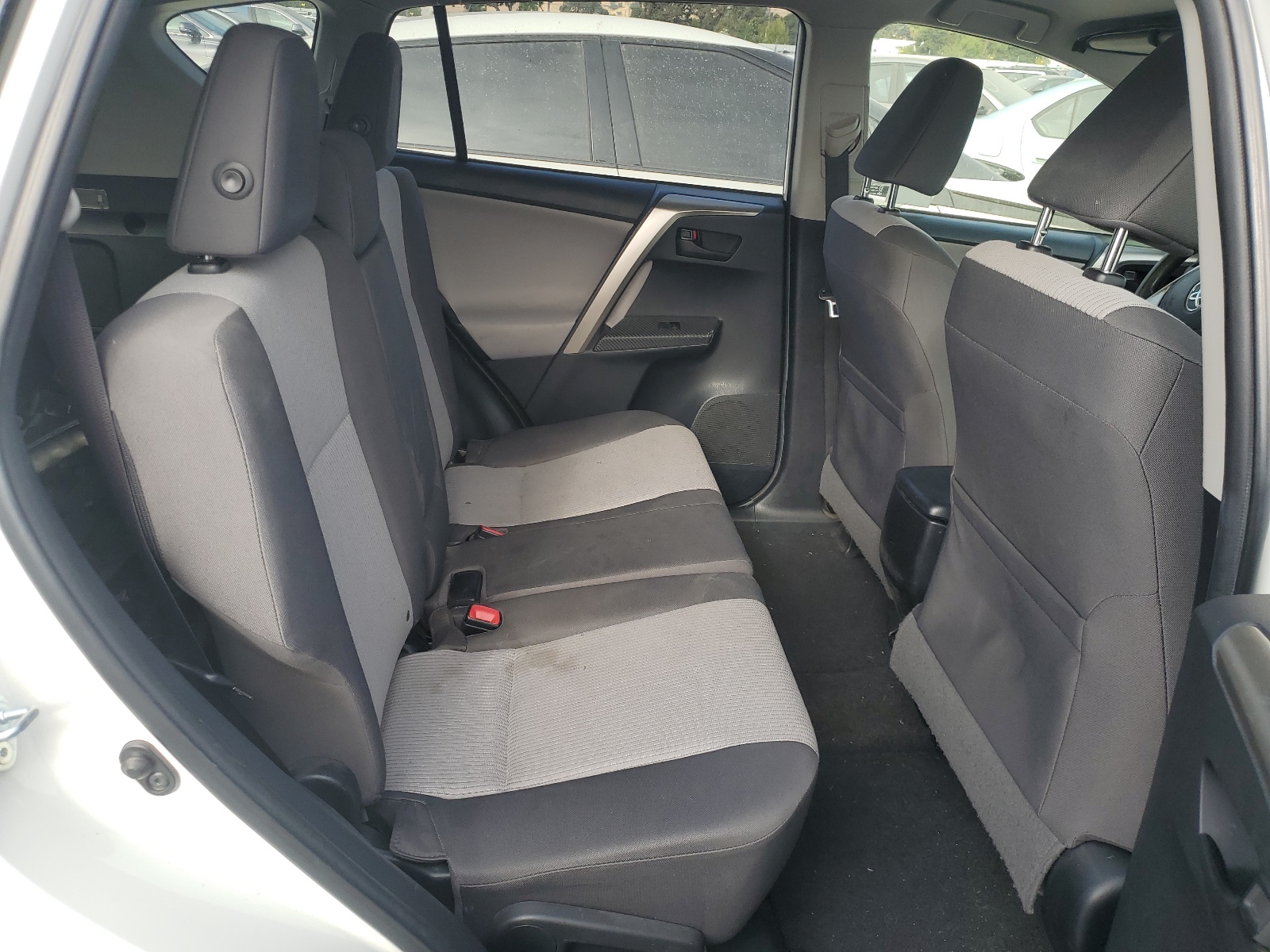 JTMZFREV1FJ049953 2015 Toyota Rav4 Le