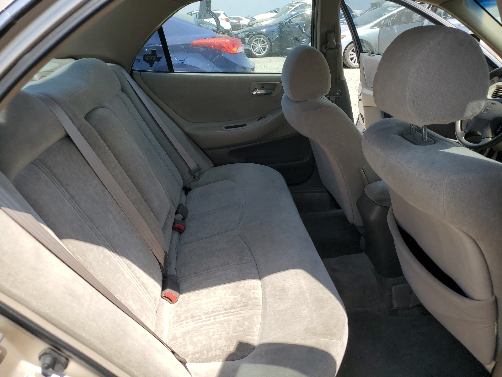 1HGCG6670YA036066 2000 Honda Accord Ex