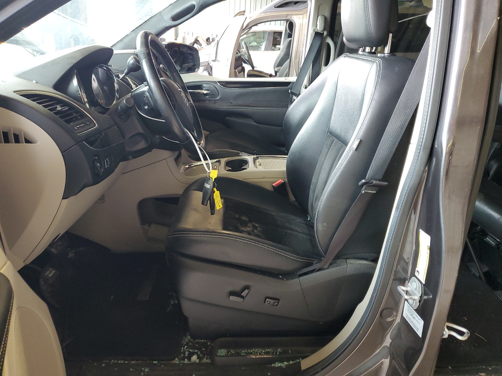 2C4RDGCG4HR696277 2017 Dodge Grand Caravan Sxt