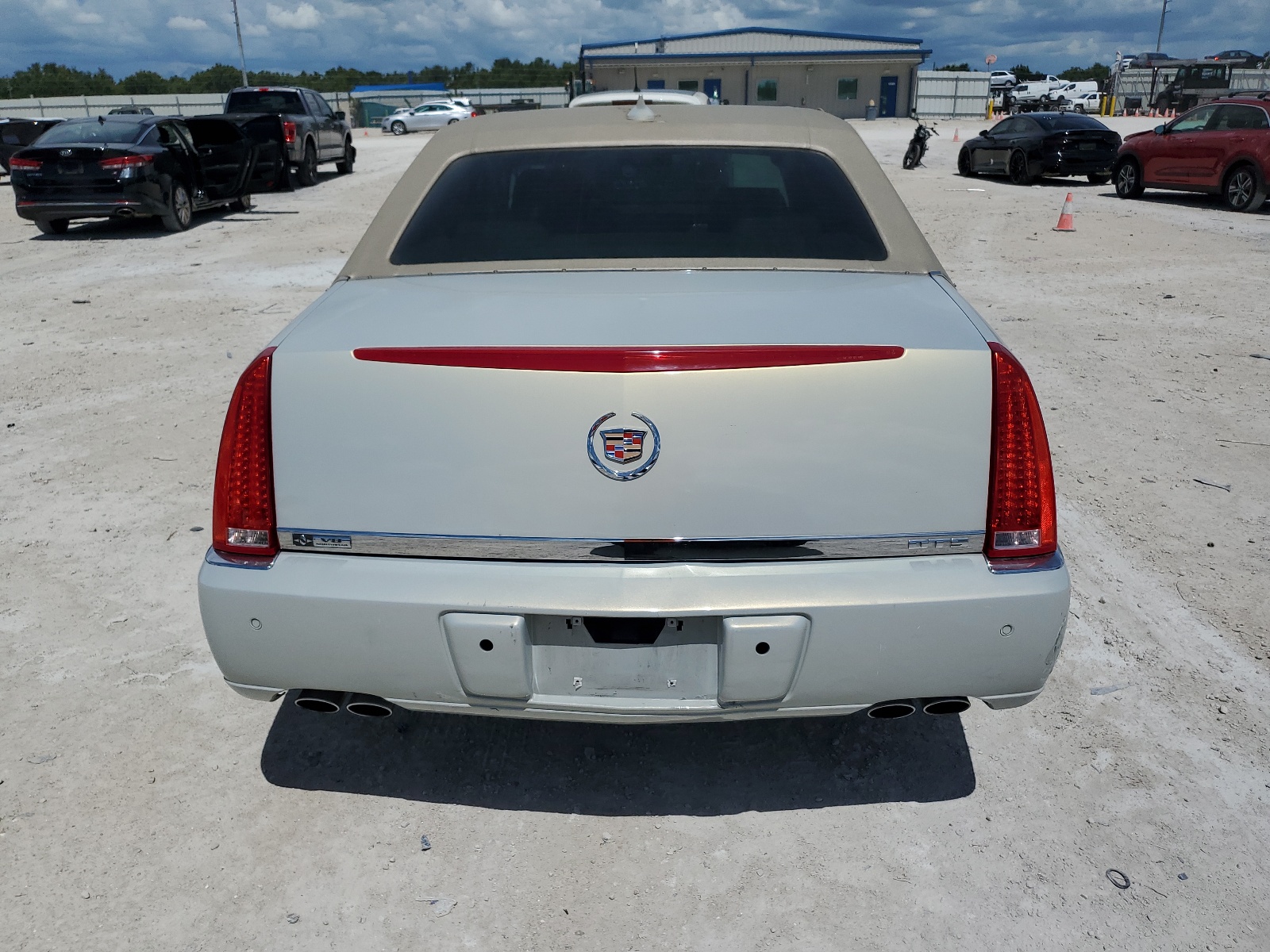 1G6KH5EY5AU111542 2010 Cadillac Dts Premium Collection