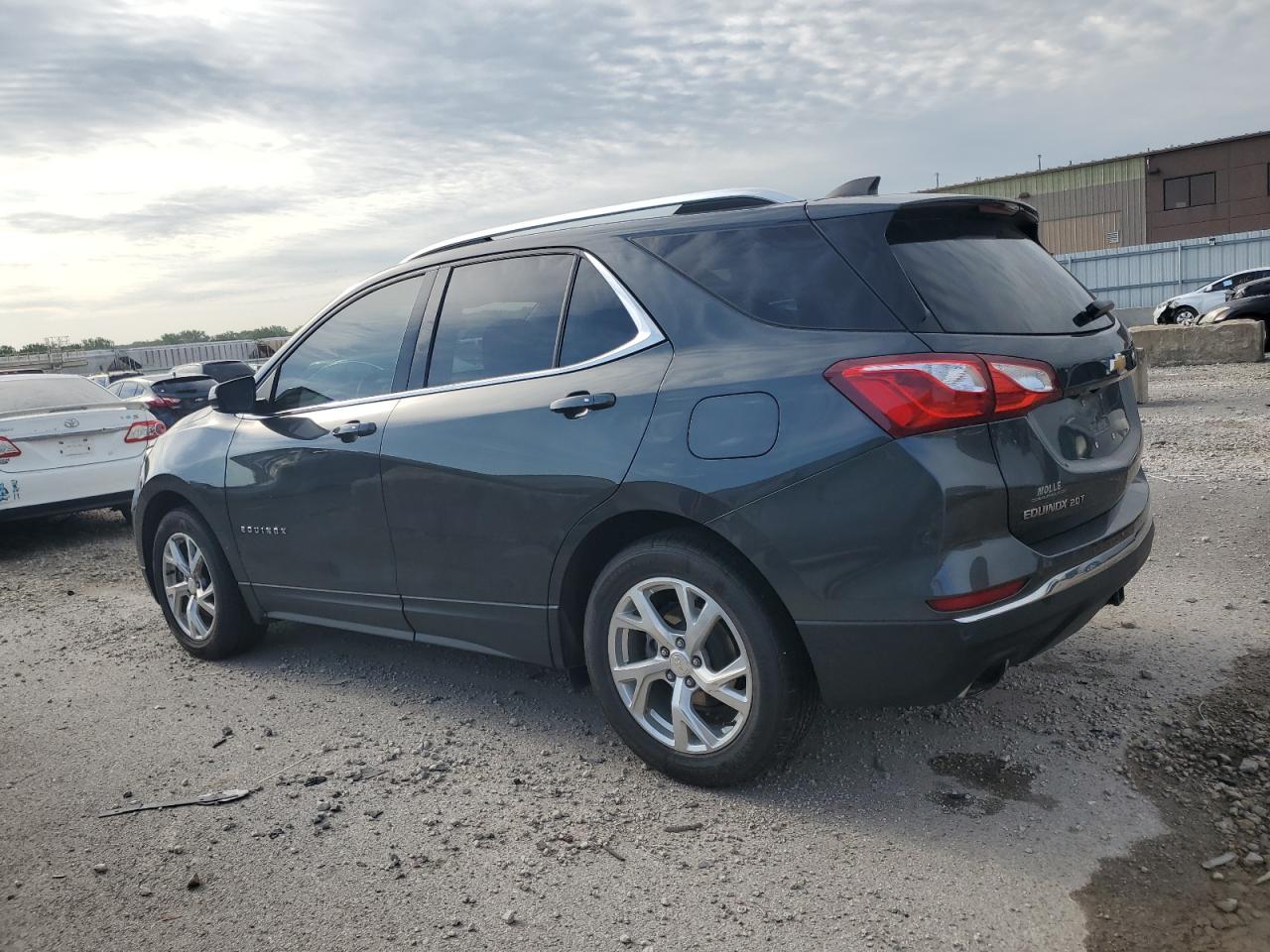 3GNAXKEX0JL270150 2018 CHEVROLET EQUINOX - Image 2