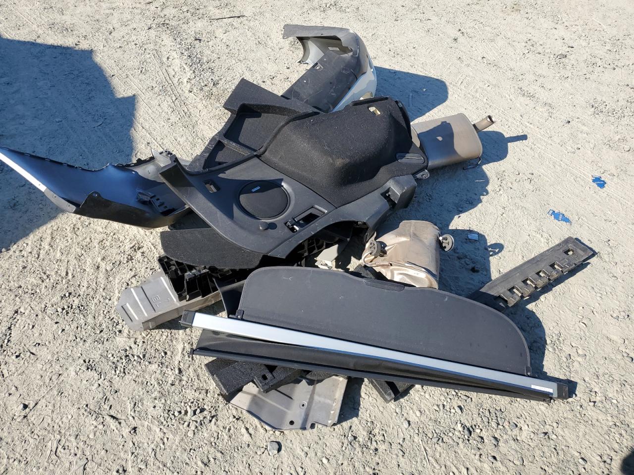 2017 Subaru Outback 3.6R Limited VIN: 4S4BSENC3H3228115 Lot: 61889274