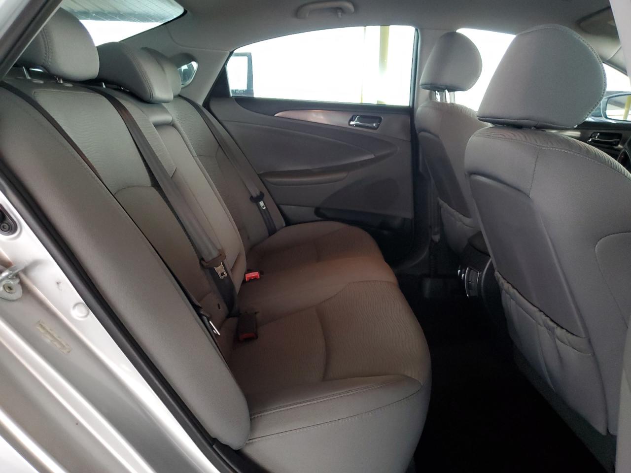 2013 Hyundai Sonata Hybrid VIN: KMHEC4A43DA077673 Lot: 65160434