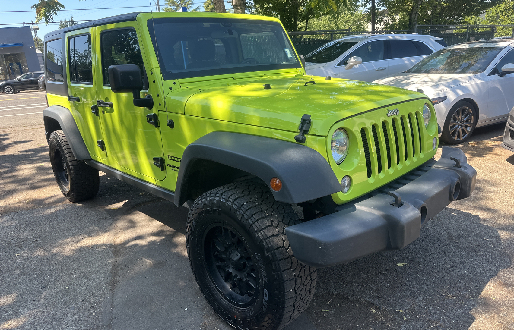 2016 Jeep Wrangler Unlimited Sport vin: 1C4BJWDG2GL320557