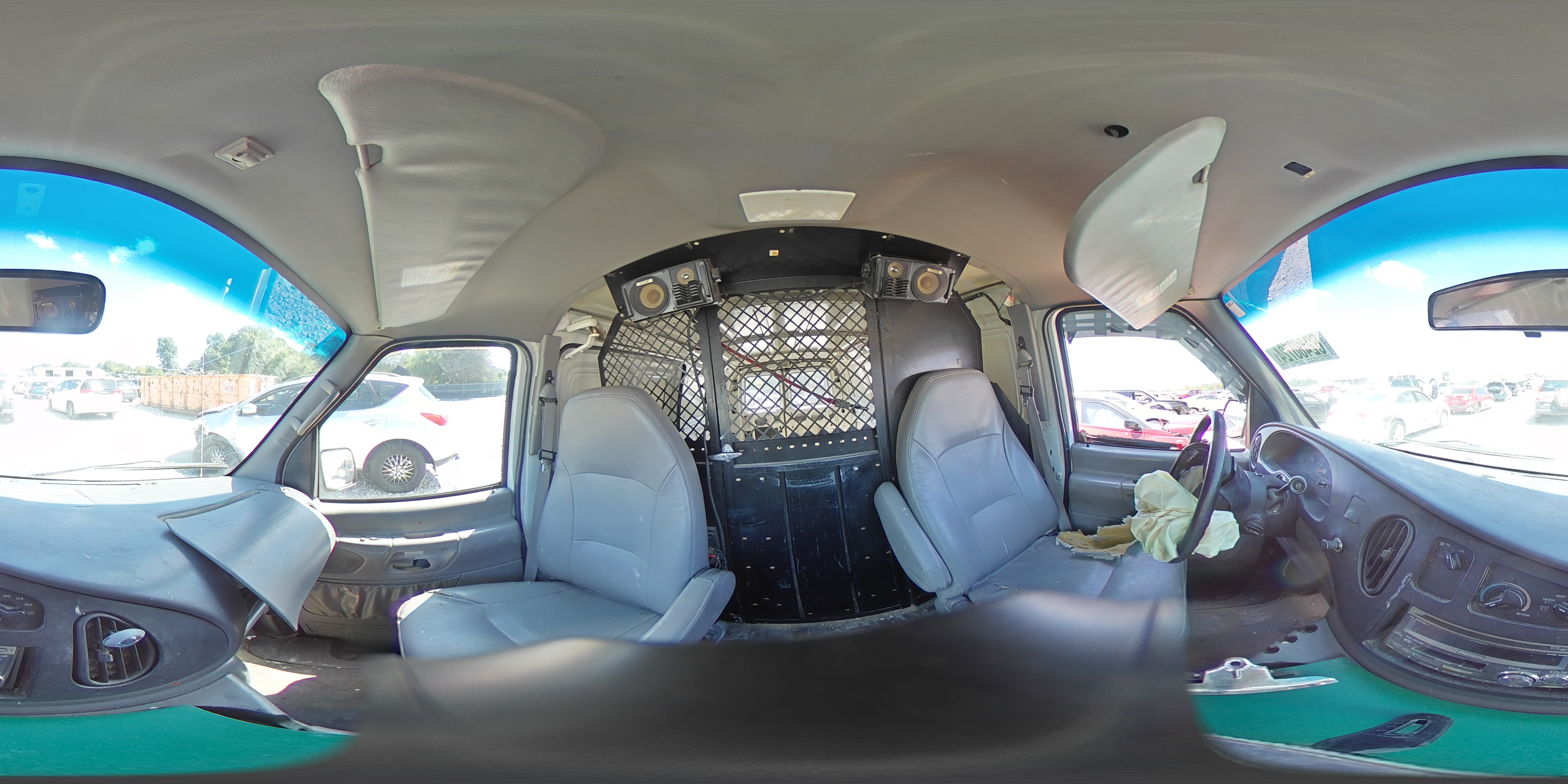 2002 Ford Econoline E150 Van VIN: 1FTRE14272HA07221 Lot: 62480724