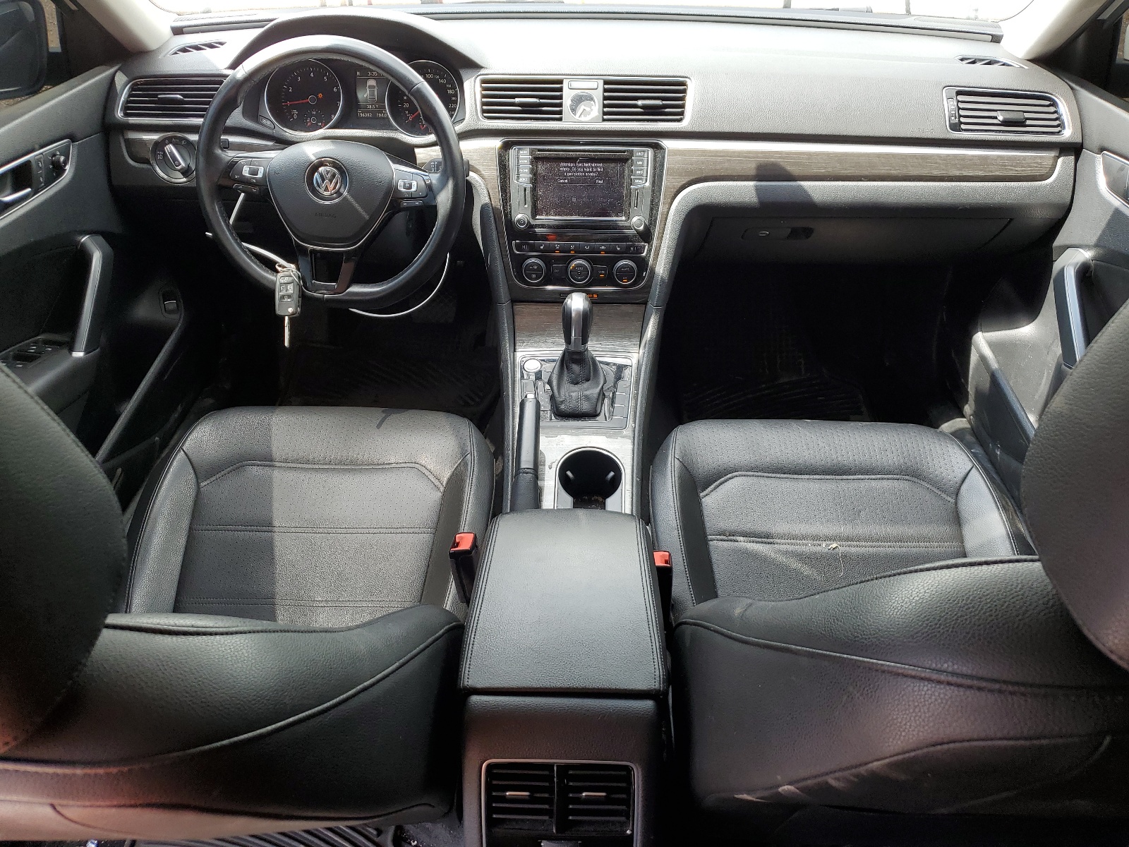 1VWBT7A34HC017344 2017 Volkswagen Passat Se