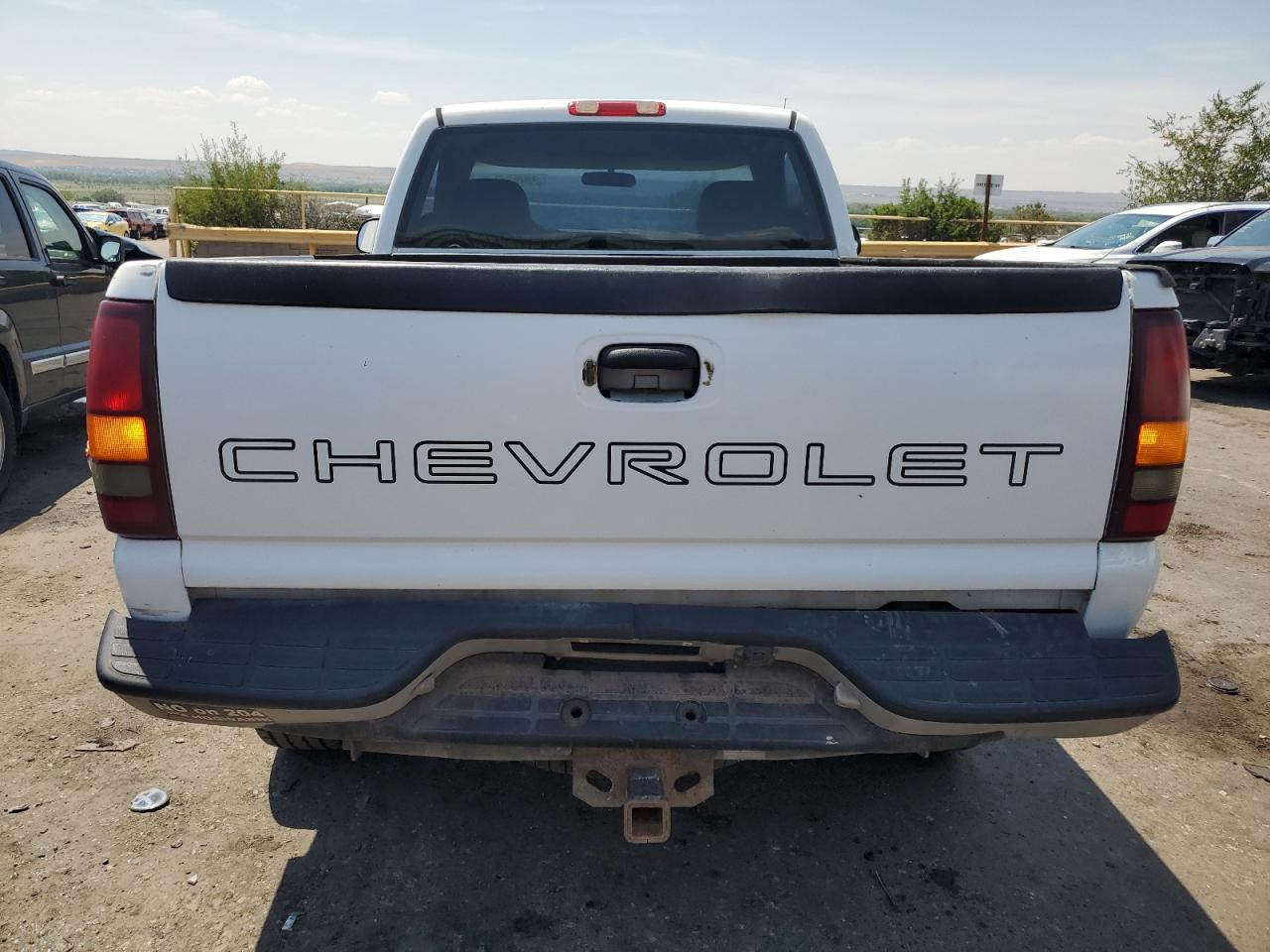 2000 Chevrolet Silverado C1500 VIN: 1GCEC14V8YZ317282 Lot: 63148024