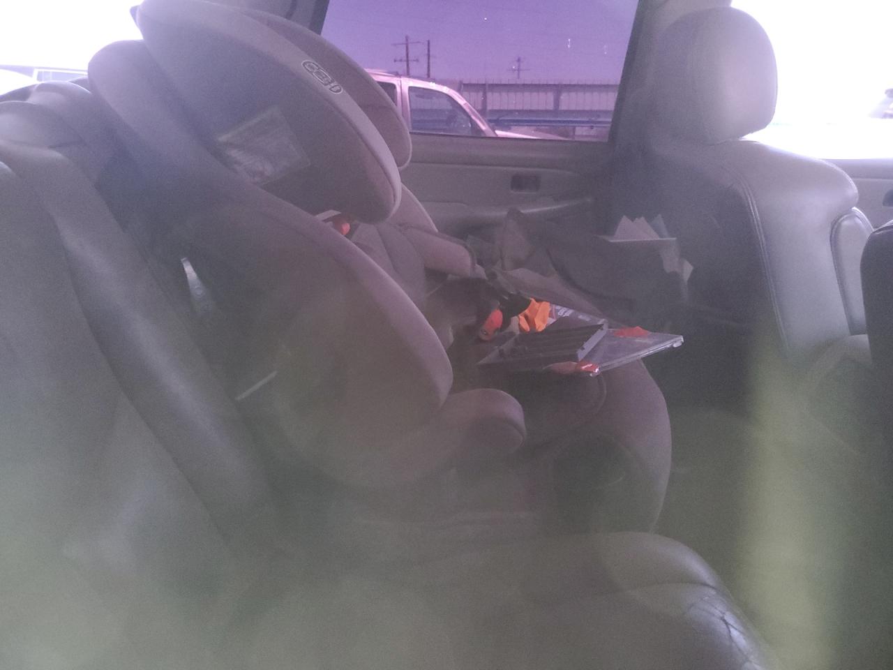 2004 Chevrolet Tahoe K1500 VIN: 1GNEK13T54J260672 Lot: 63277944