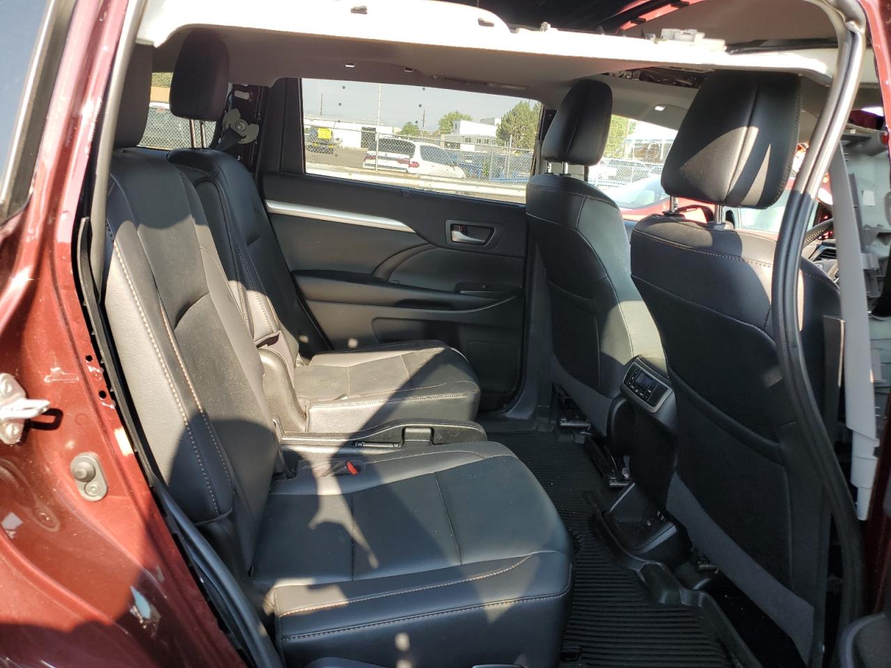 2019 Toyota Highlander Se VIN: 5TDJZRFH4KS702463 Lot: 63247404