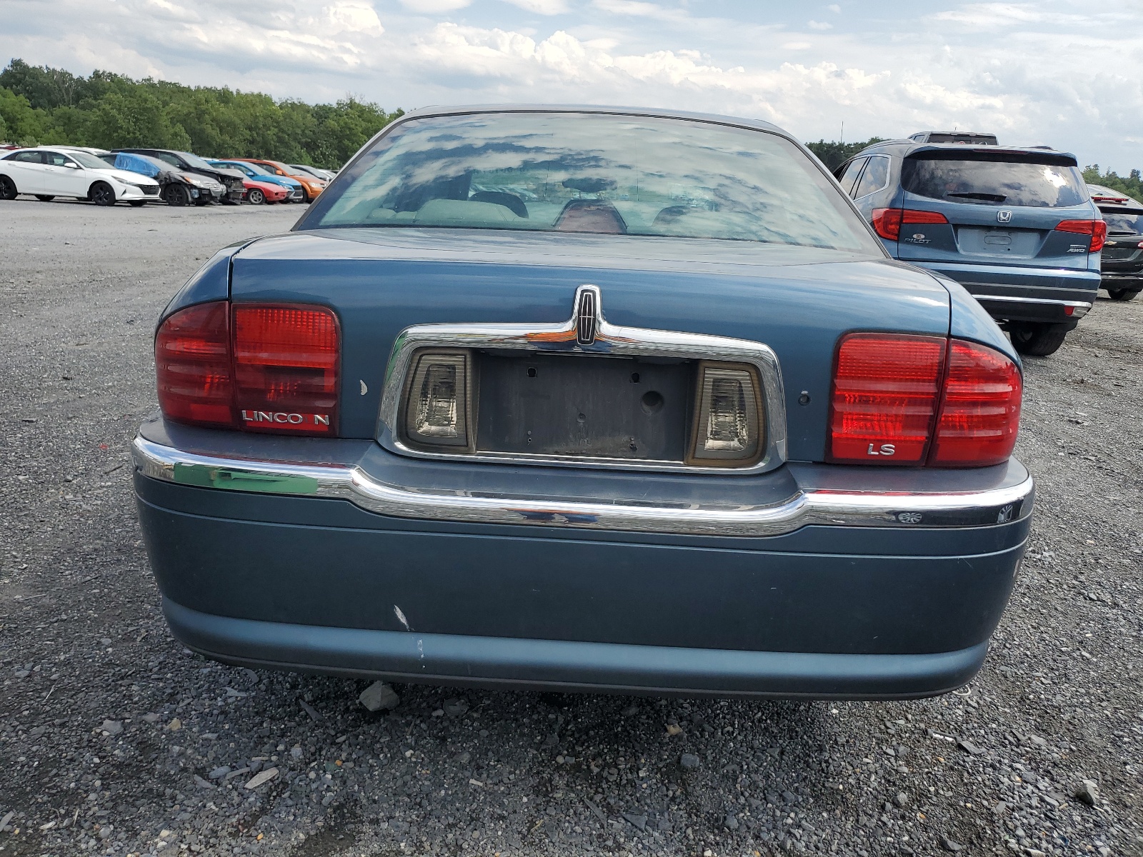 1LNHM86S82Y695519 2002 Lincoln Ls