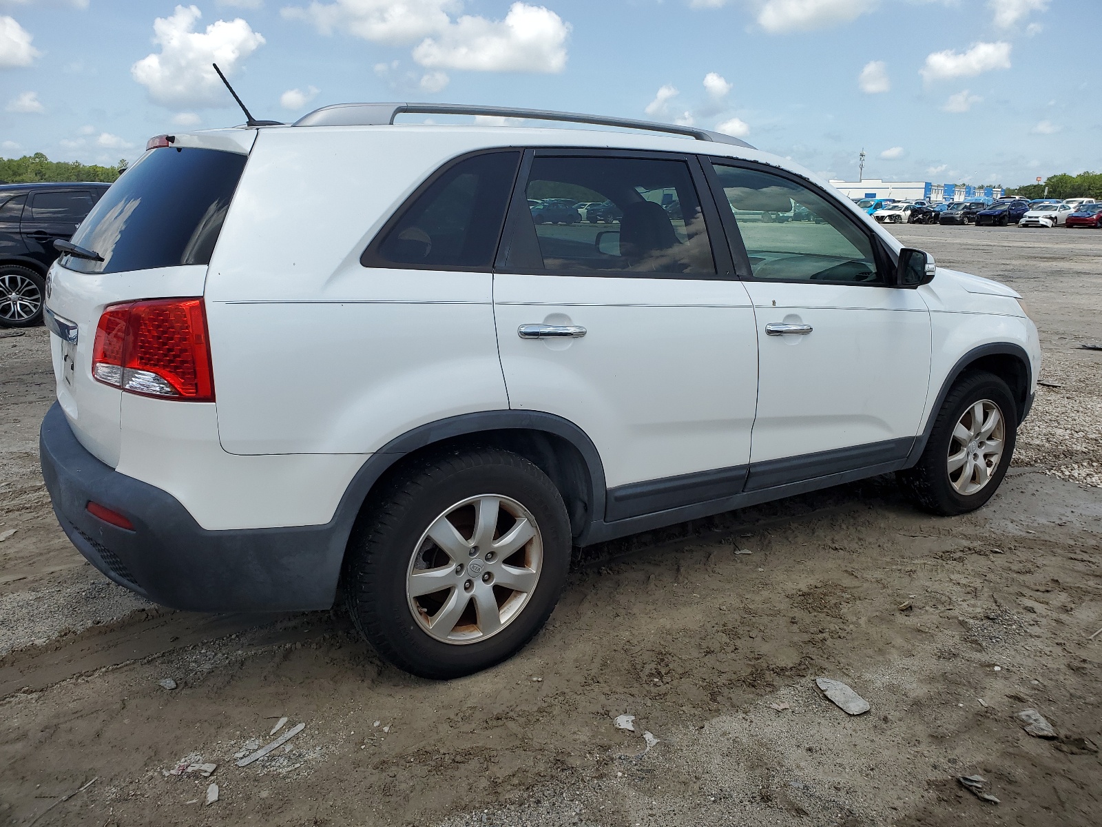 5XYKT4A15BG050582 2011 Kia Sorento Base