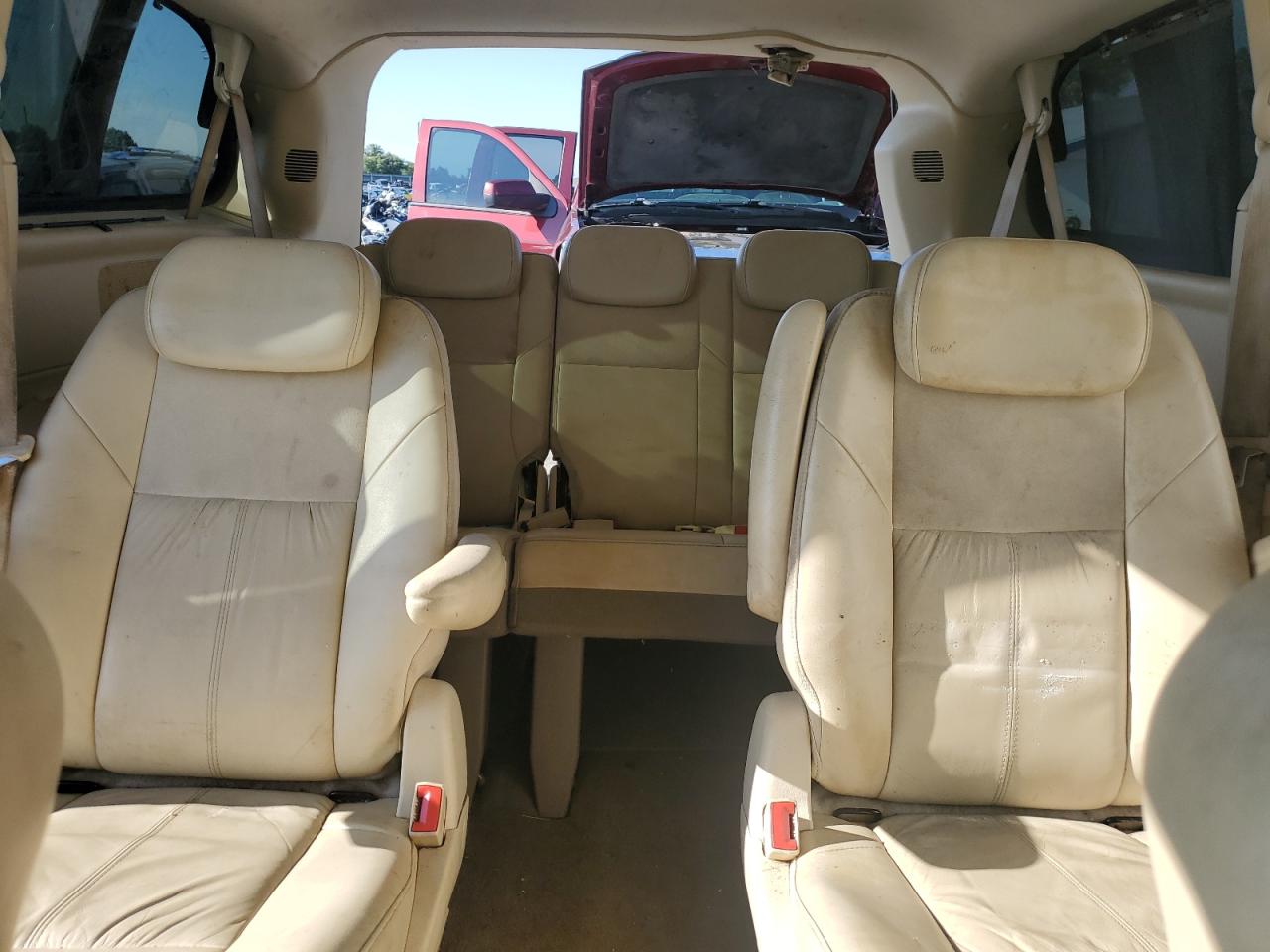 2010 Chrysler Town & Country Limited VIN: 2A4RR7DX7AR386057 Lot: 63755674