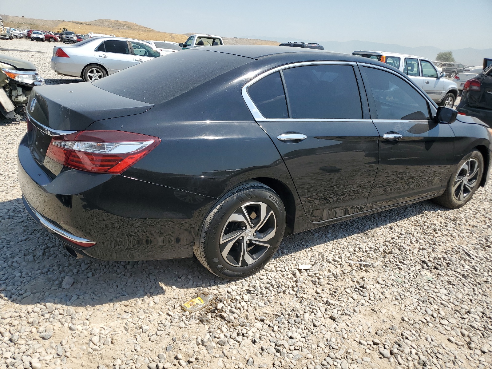 2017 Honda Accord Lx vin: 1HGCR2F31HA216379