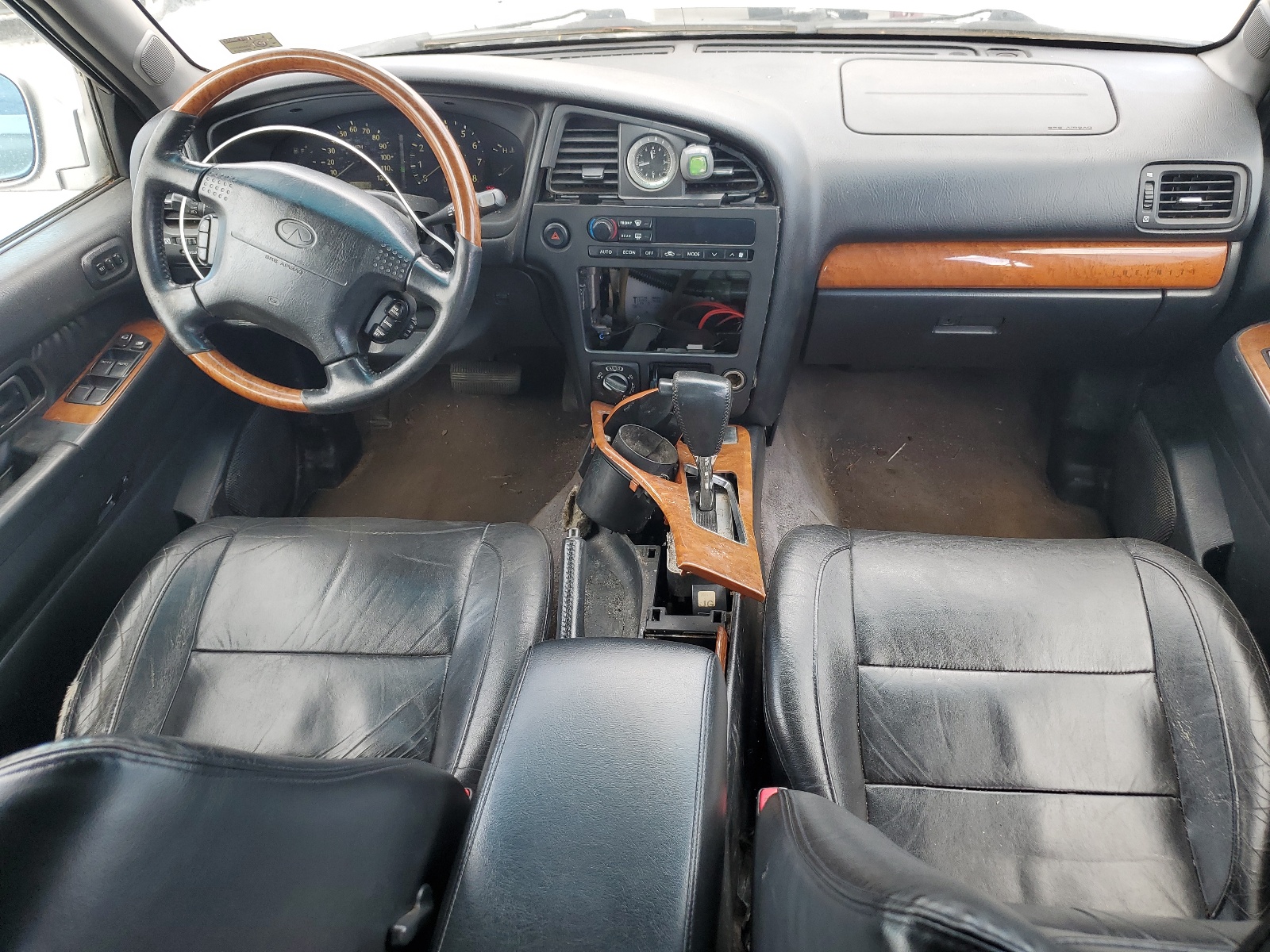 JNRDR09Y61W213730 2001 Infiniti Qx4