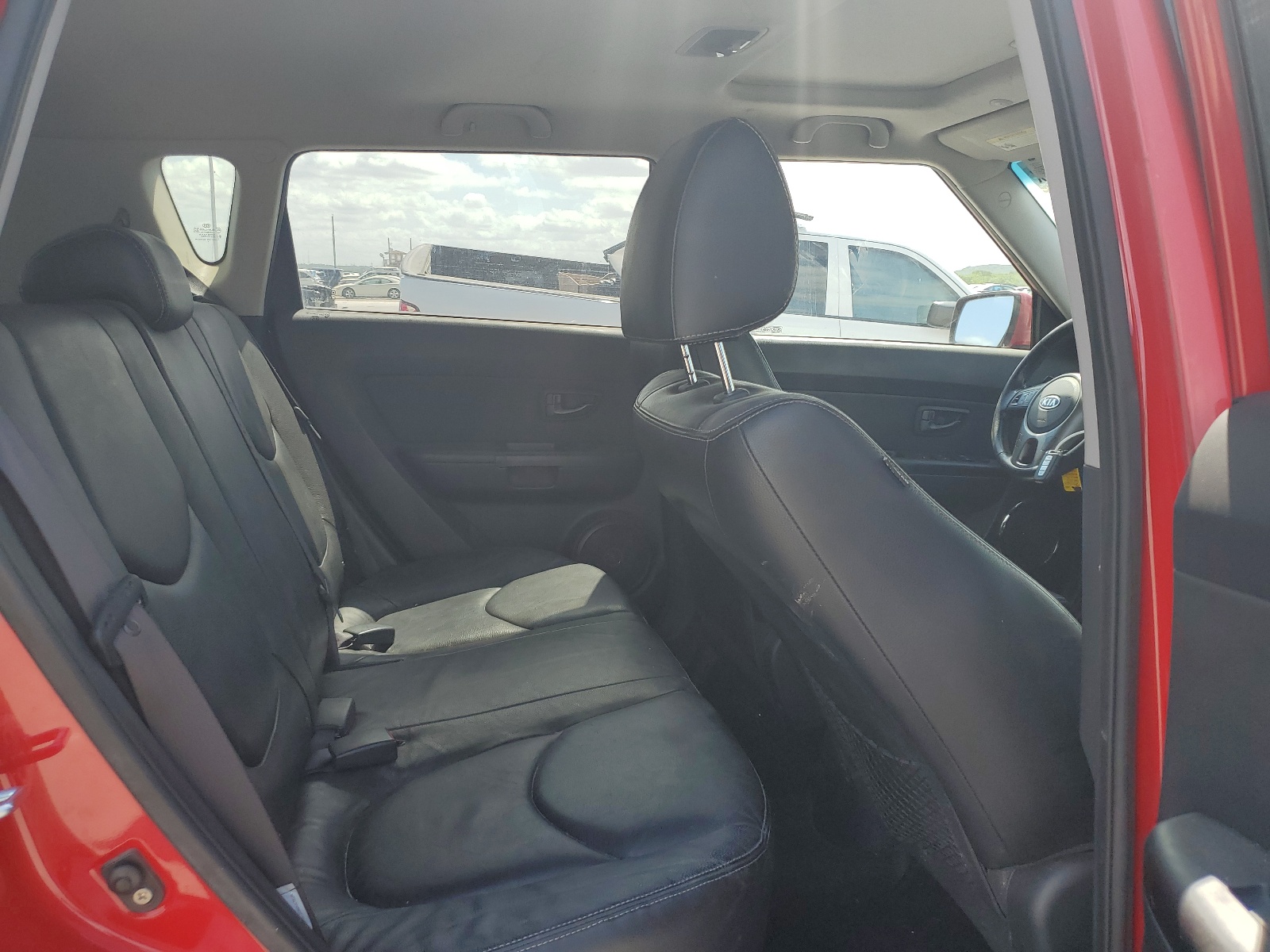 KNDJT2A20B7293173 2011 Kia Soul +