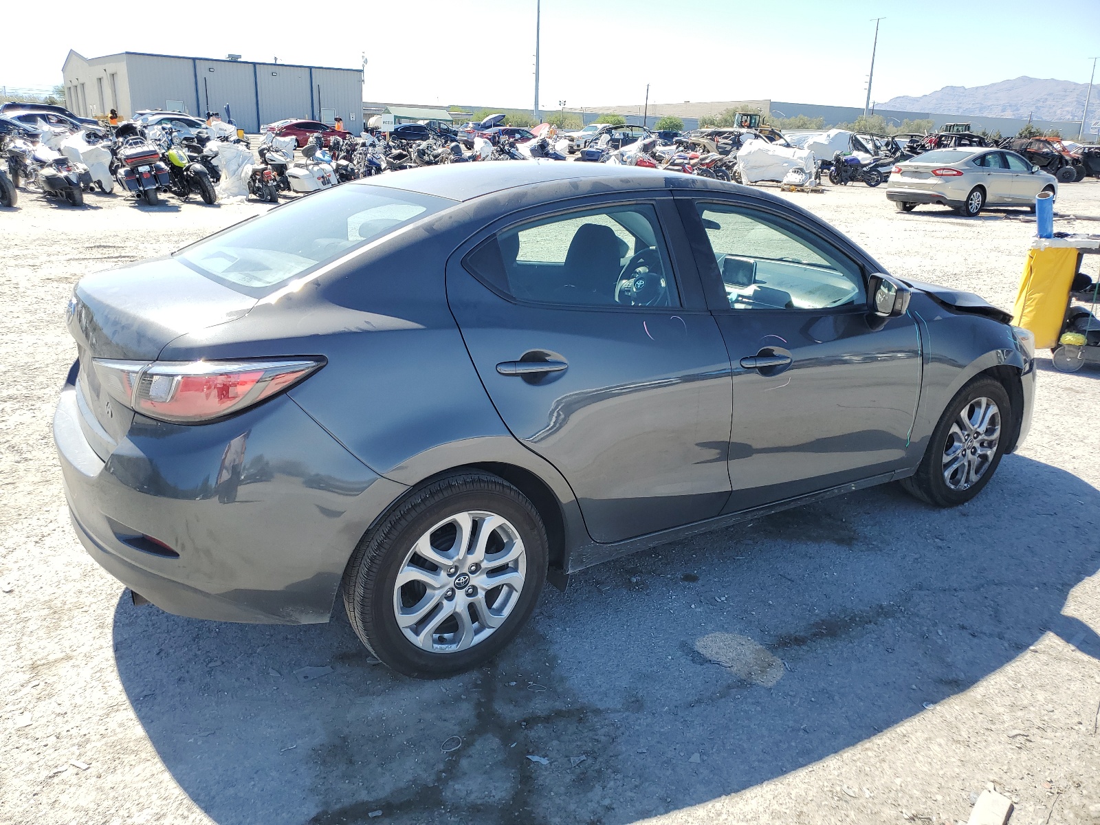 2017 Toyota Yaris Ia vin: 3MYDLBYV4HY178744