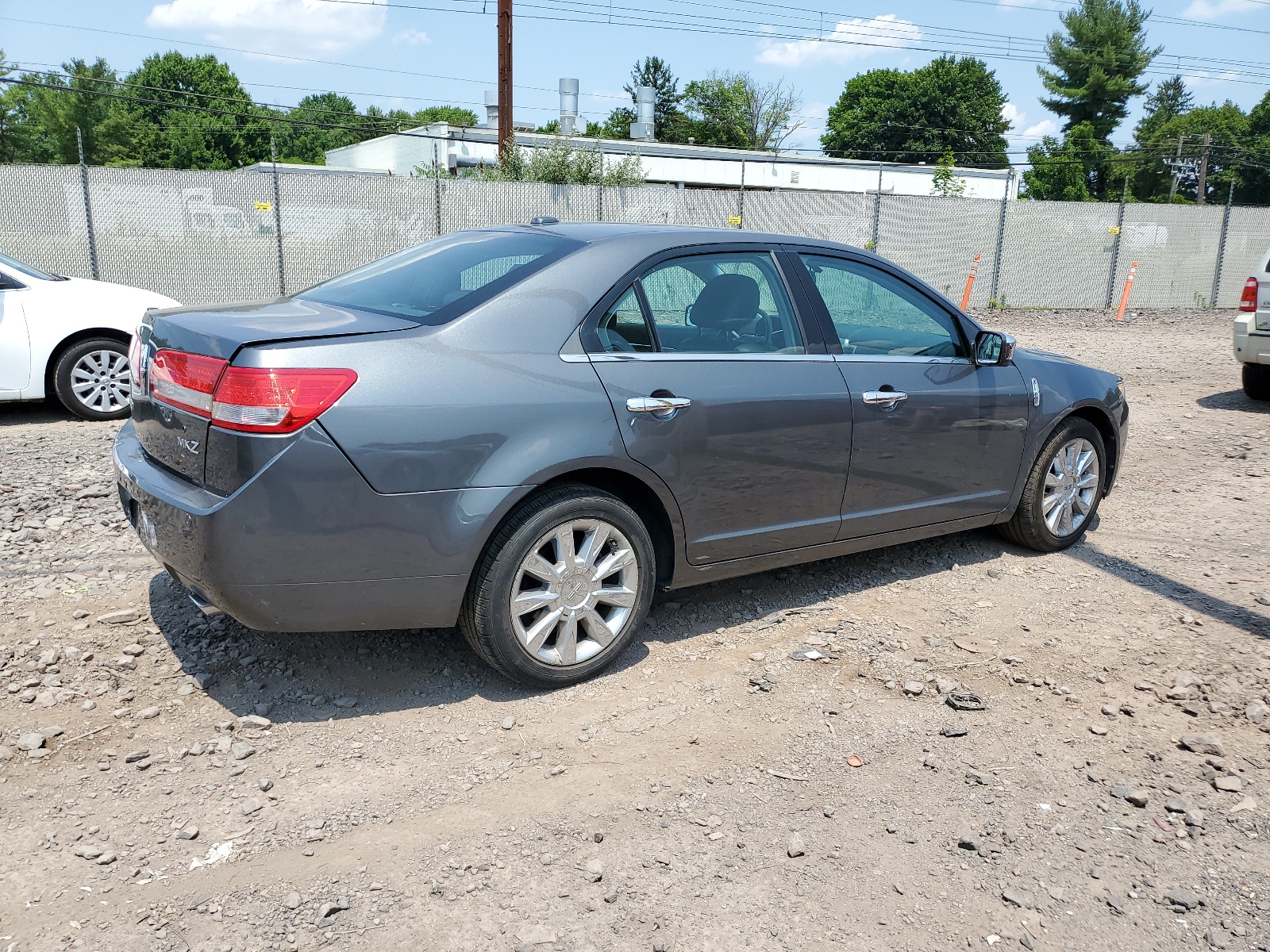 3LNHL2GC5BR752300 2011 Lincoln Mkz