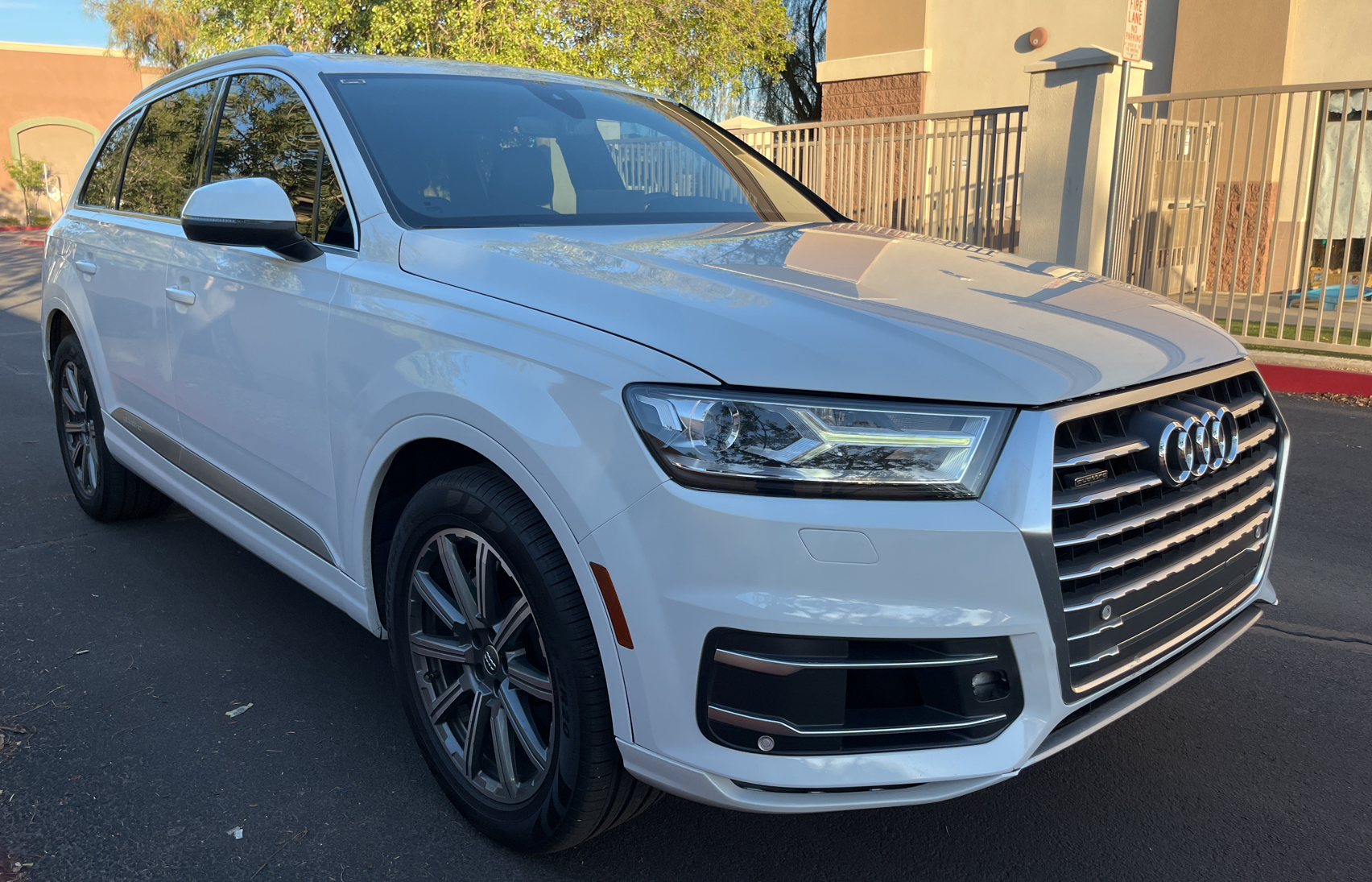 2018 Audi Q7 Premium Plus vin: WA1LAAF7XJD043785