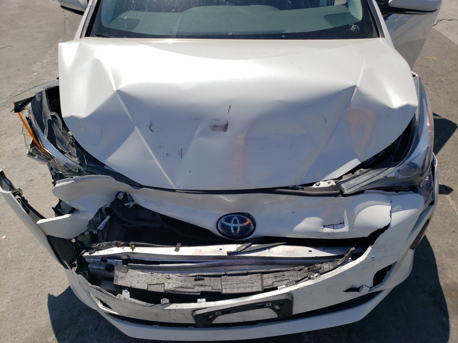 JTDKBRFU0J3080790 2018 Toyota Prius