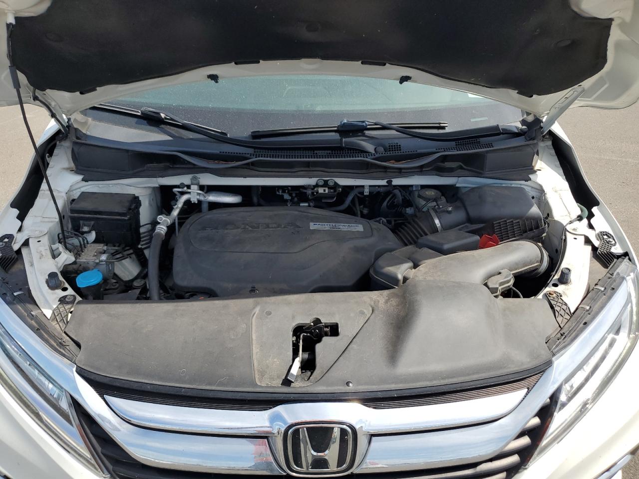 2018 Honda Odyssey Touring VIN: 5FNRL6H80JB045714 Lot: 62573844