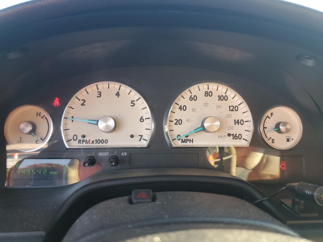 2005 Ford Thunderbird VIN: 1FAHP60A15Y102478 Lot: 61225124