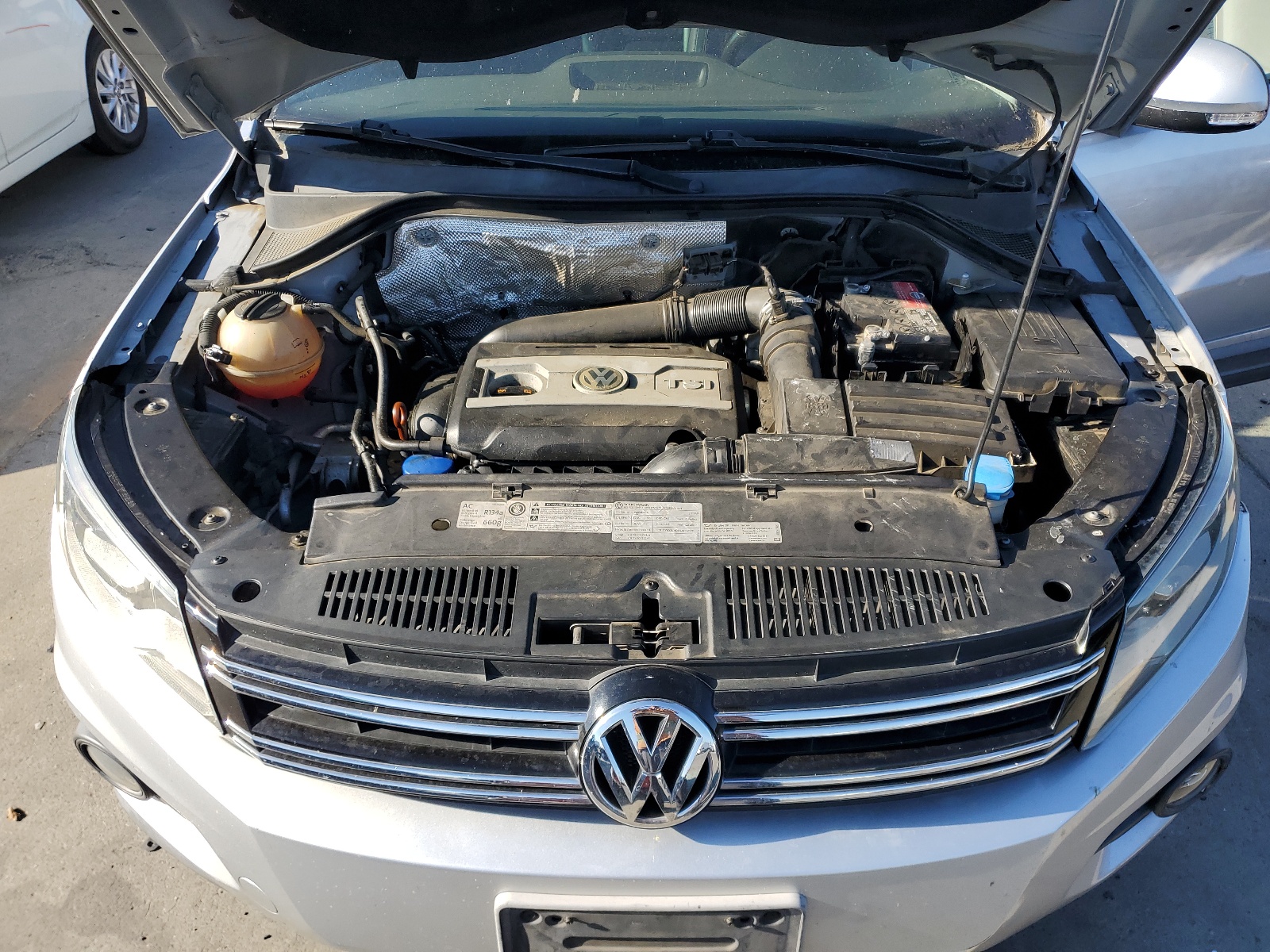 WVGAV7AX2CW551666 2012 Volkswagen Tiguan S