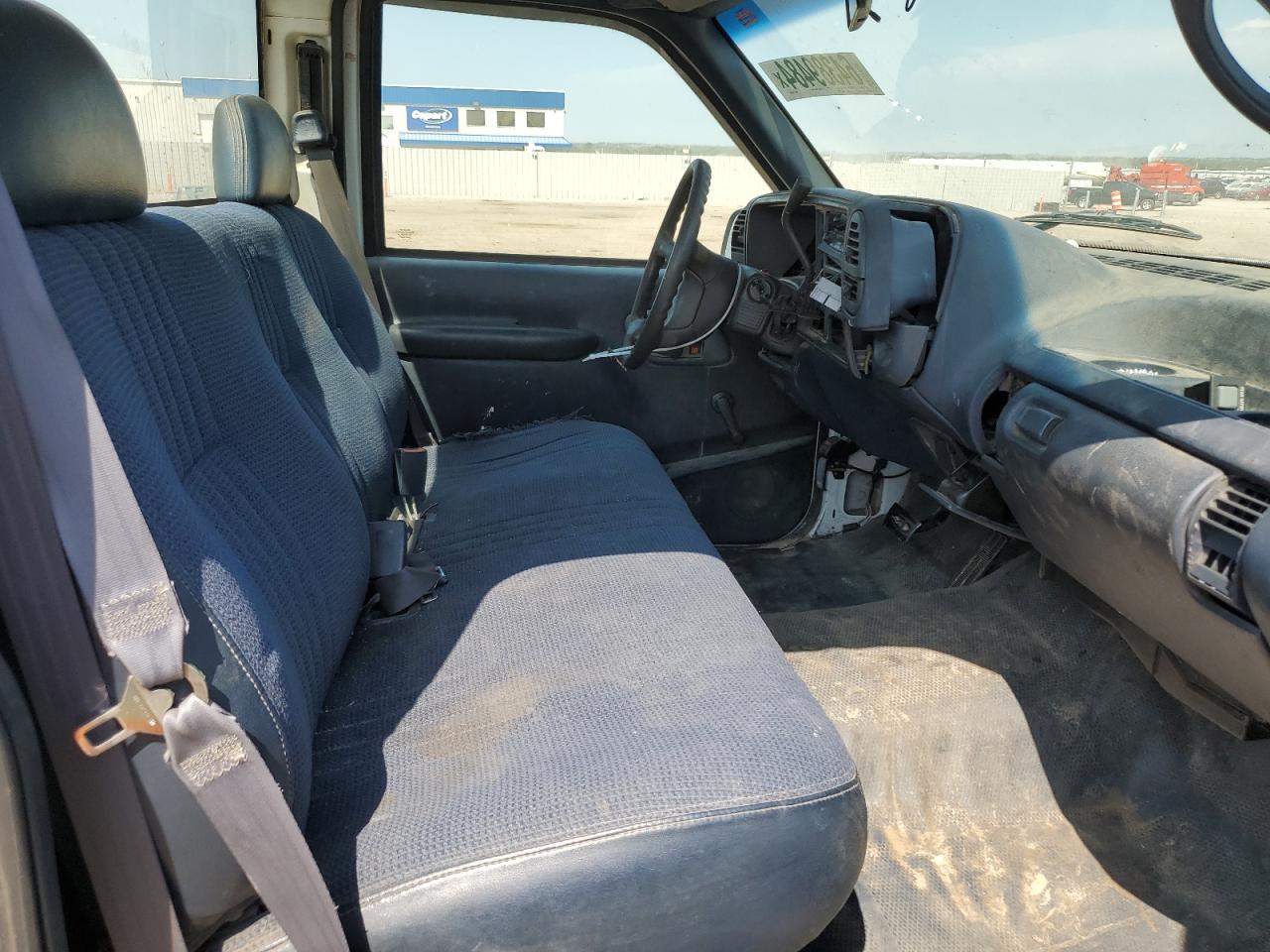 1996 Chevrolet Gmt-400 C1500 VIN: 1GCEC14W2TZ148331 Lot: 64389484