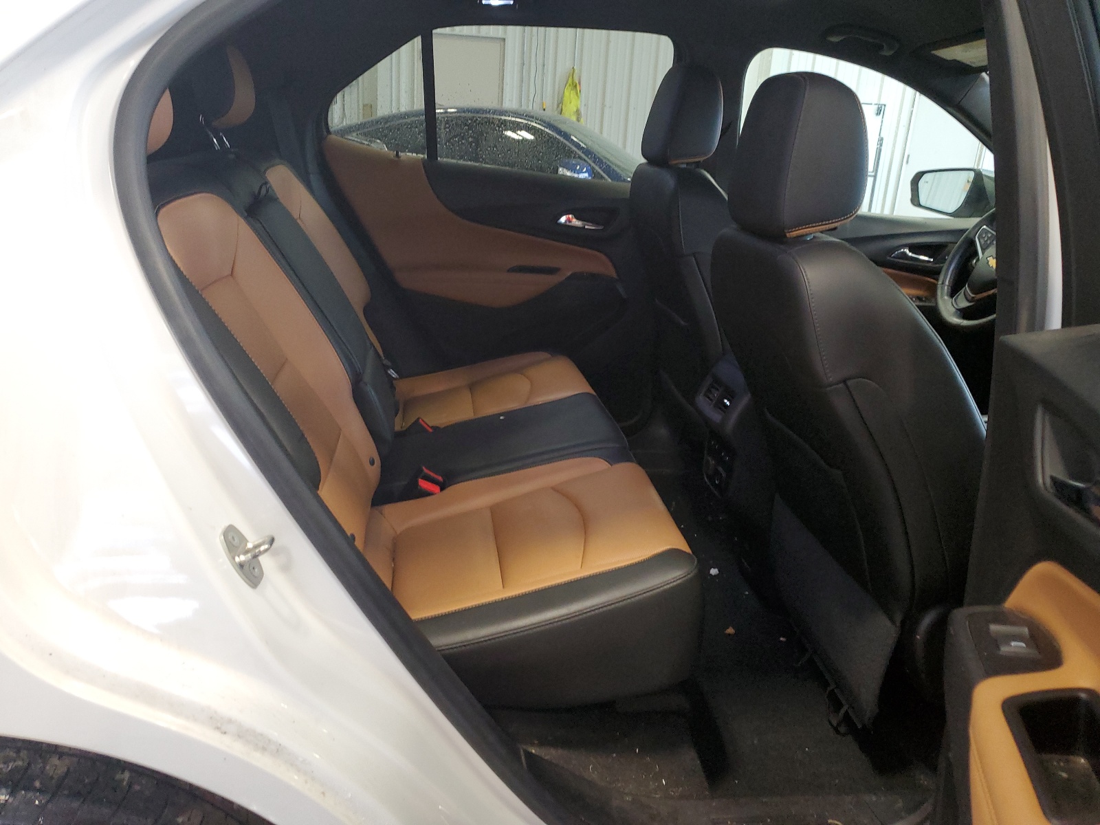 2GNAXVEV7J6179932 2018 Chevrolet Equinox Premier