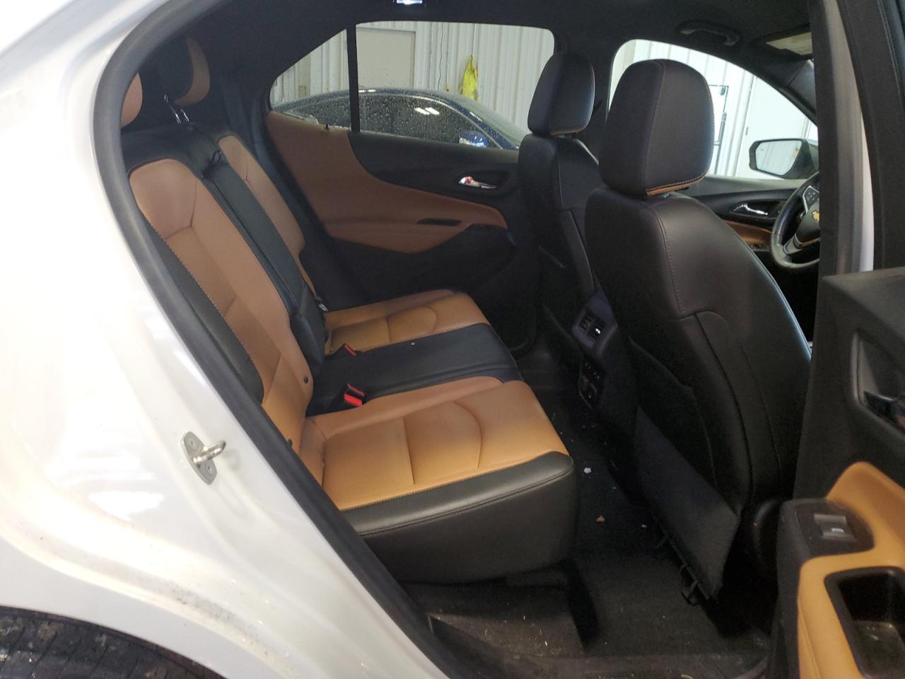 2018 Chevrolet Equinox Premier VIN: 2GNAXVEV7J6179932 Lot: 63639054