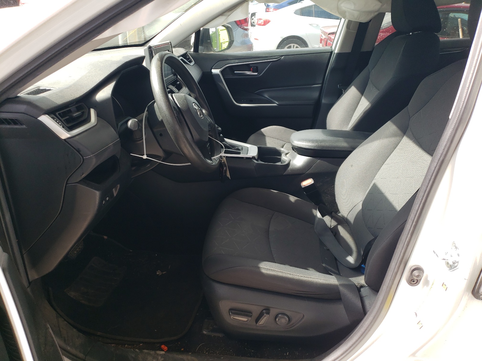 2T3W1RFV5MW137225 2021 Toyota Rav4 Xle