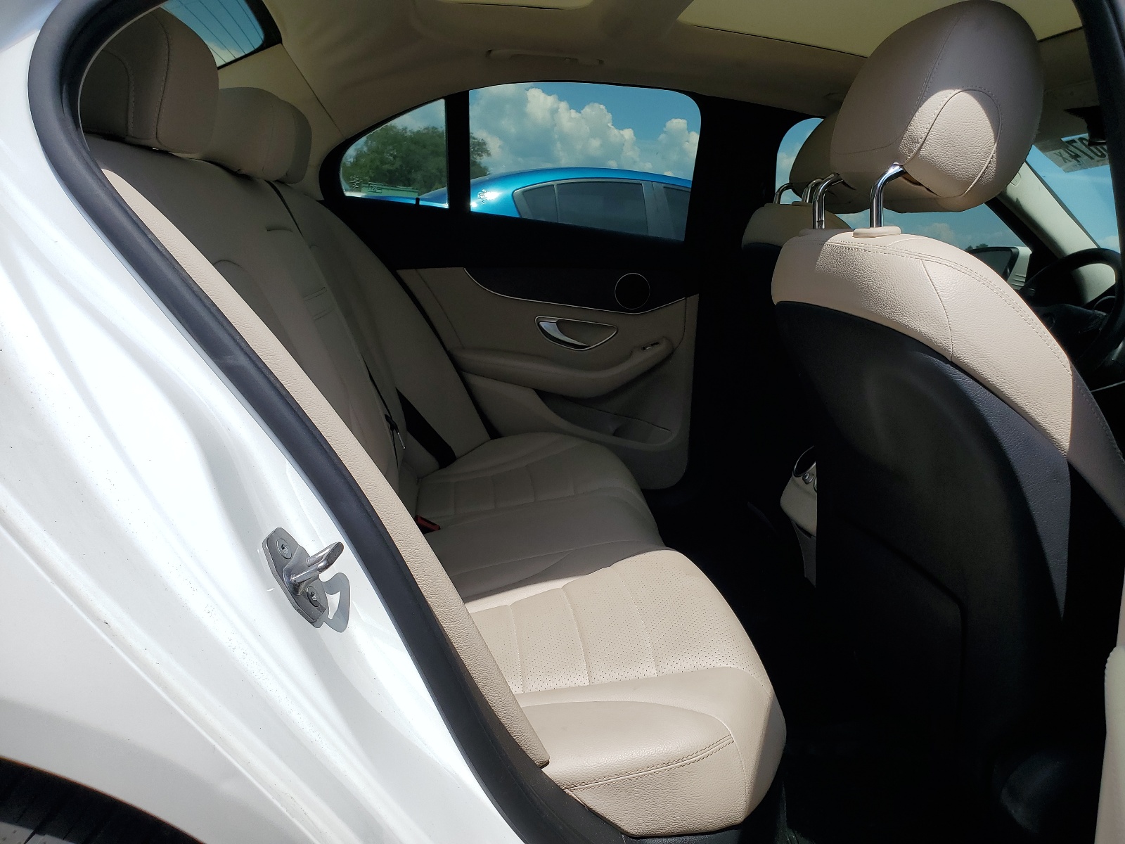 WDDWF4JB4JR407581 2018 Mercedes-Benz C 300