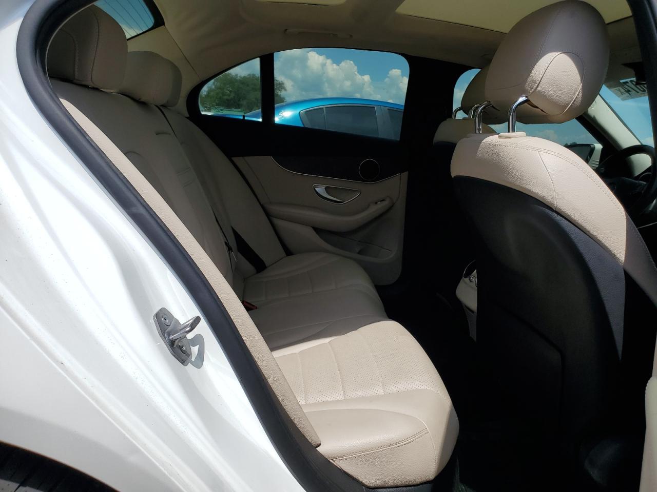 2018 Mercedes-Benz C 300 VIN: WDDWF4JB4JR407581 Lot: 63100074