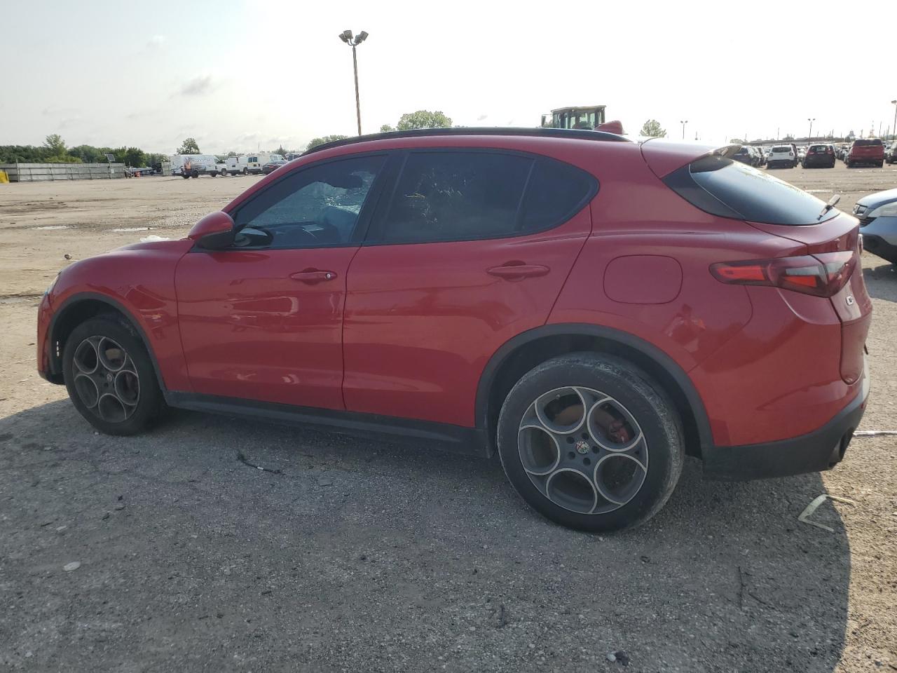 ZASFAKPN1J7B85907 2018 ALFA ROMEO STELVIO - Image 2