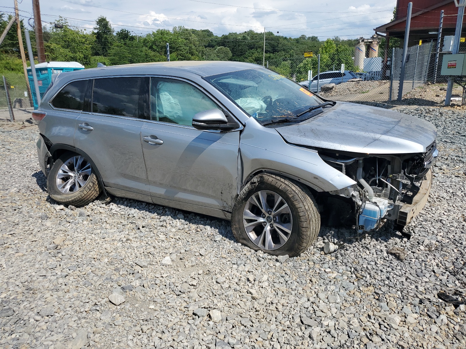 5TDZKRFH6GS134196 2016 Toyota Highlander Le