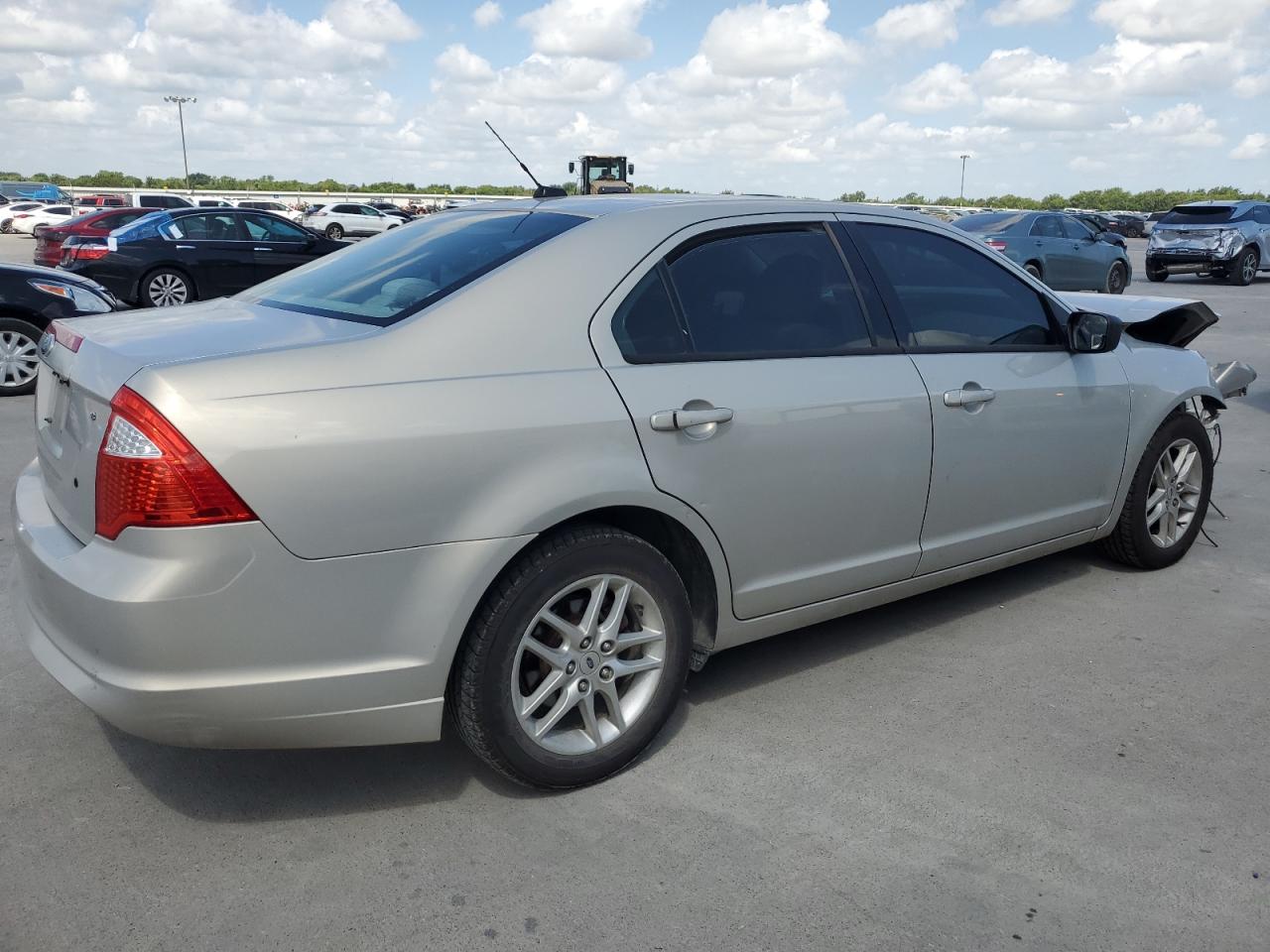2010 Ford Fusion - Image 3