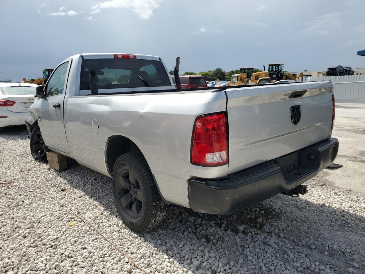 2016 RAM 1500 - Image 2