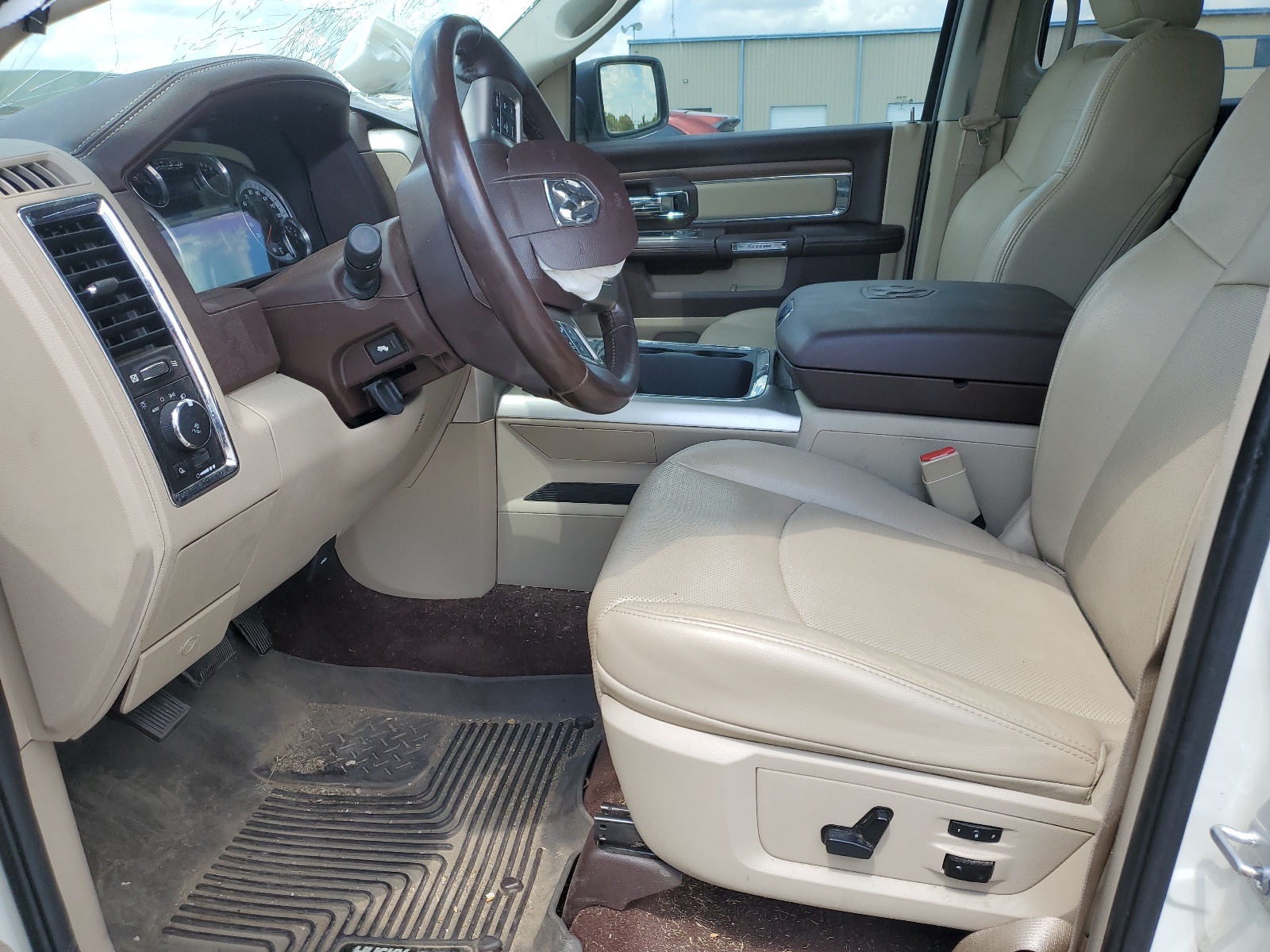 1C6RR7NT7HS772656 2017 Ram 1500 Laramie