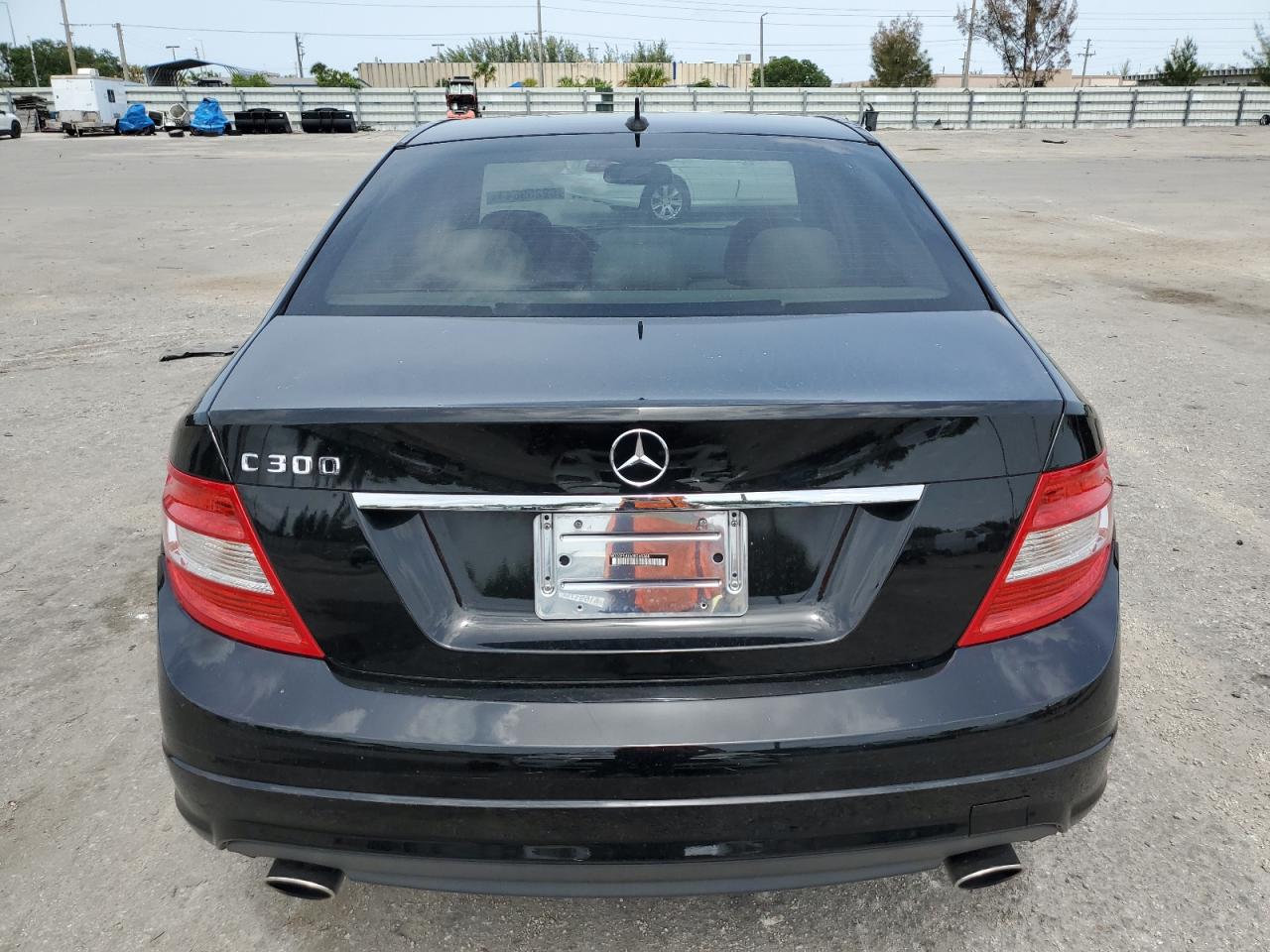 WDDGF54X69R065368 2009 Mercedes-Benz C 300