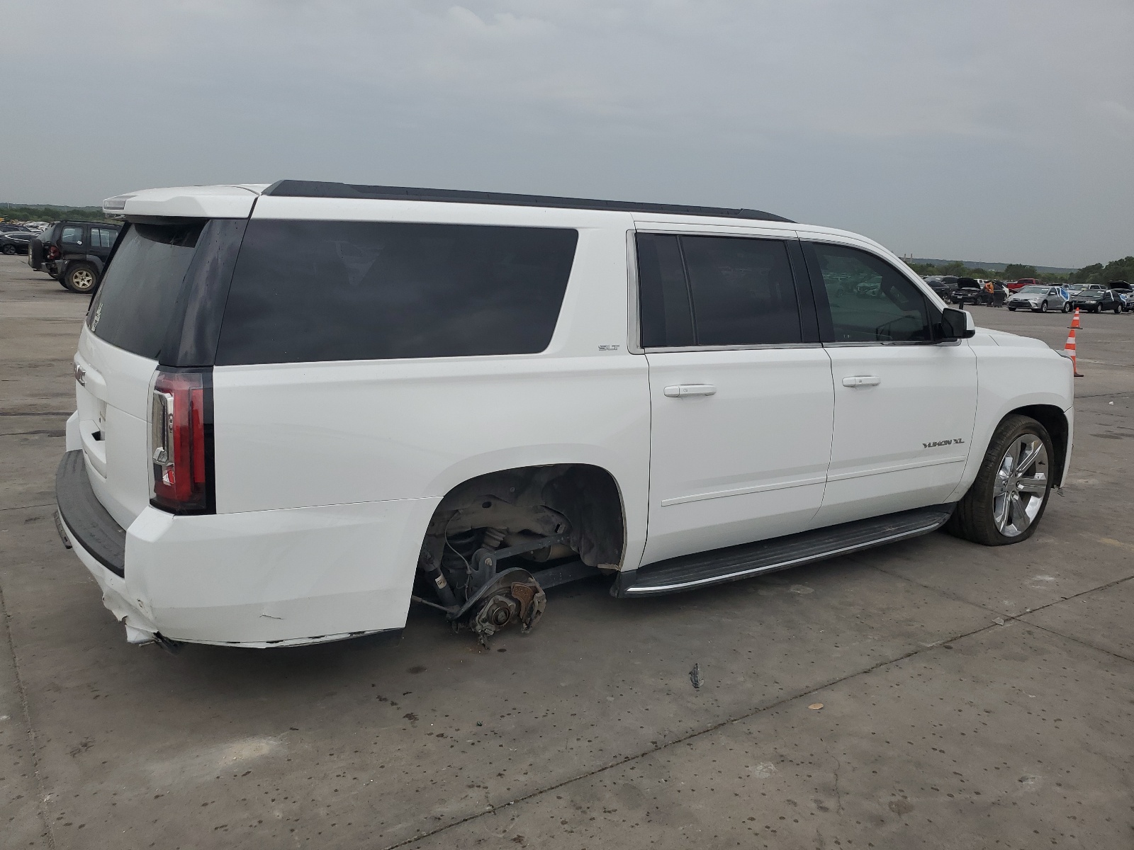 1GKS1GKC5JR385580 2018 GMC Yukon Xl C1500 Slt