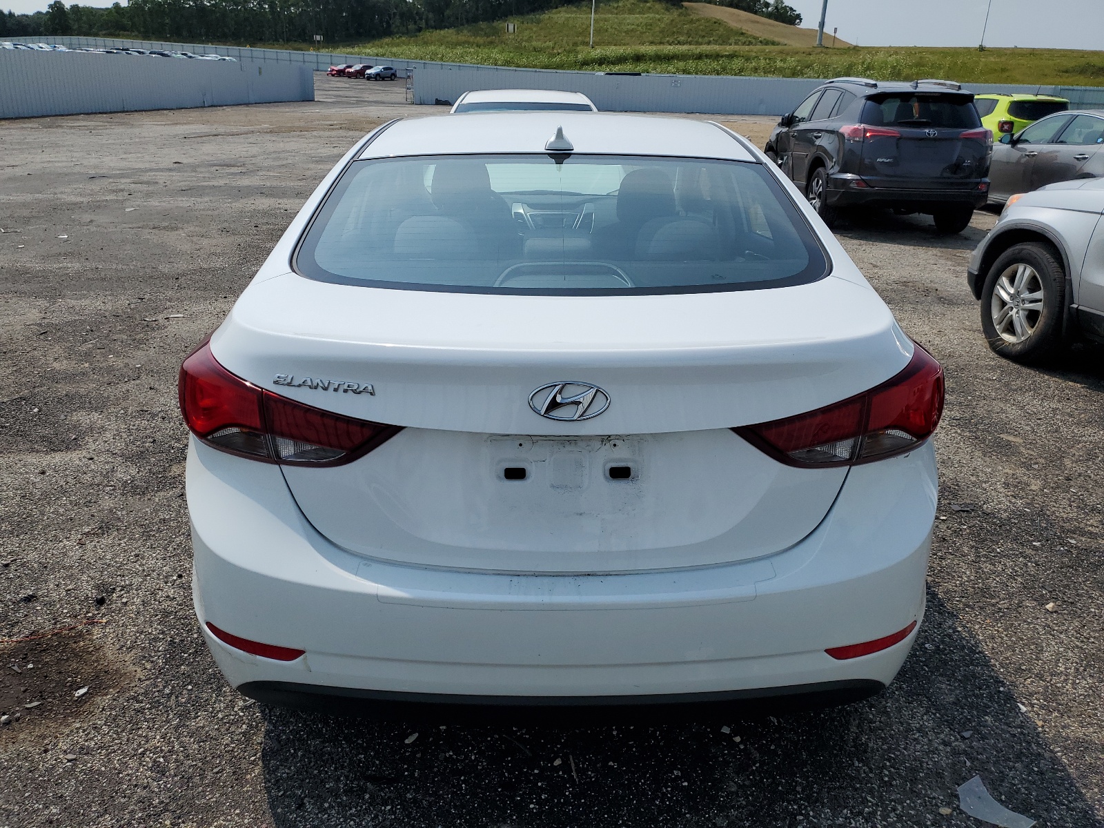 5NPDH4AE2GH685403 2016 Hyundai Elantra Se